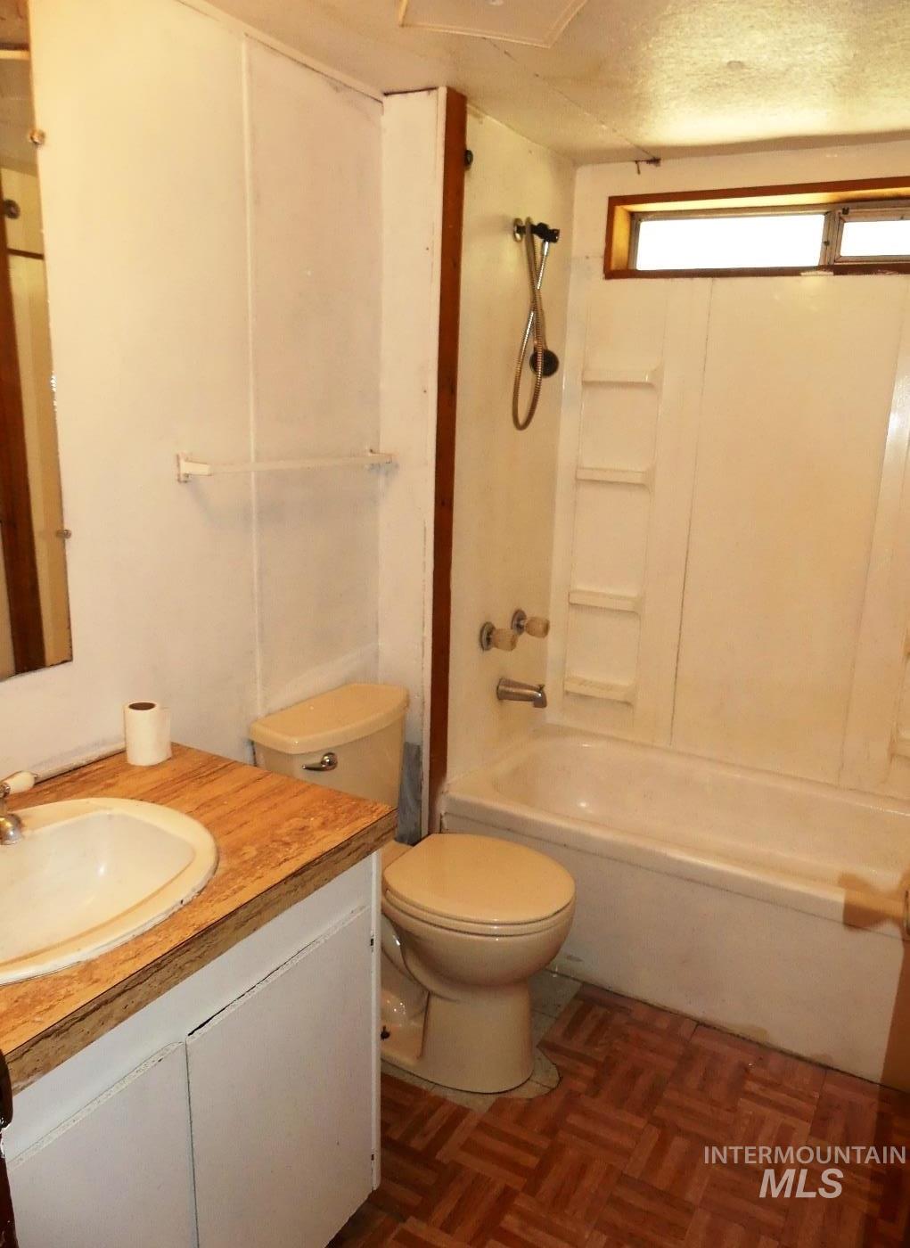 175 Angus, Donnelly, Idaho 83615, 3 Bedrooms, 2 Bathrooms, Residential For Sale, Price $299,500,MLS 98995288