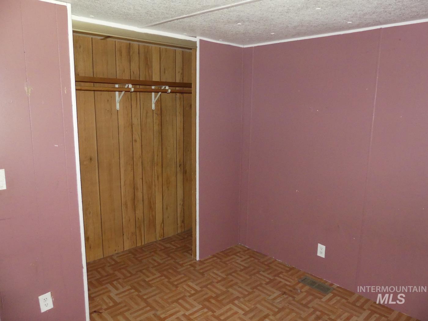 175 Angus, Donnelly, Idaho 83615, 3 Bedrooms, 2 Bathrooms, Residential For Sale, Price $299,500,MLS 98995288