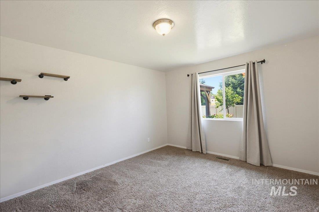 181 S Trutina Ave, Boise, Idaho 83709, 3 Bedrooms, 2 Bathrooms, Residential For Sale, Price $449,000,MLS 98995293