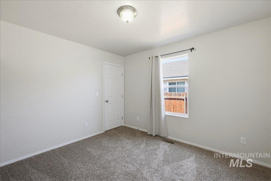 181 S Trutina Ave, Boise, Idaho 83709, 3 Bedrooms, 2 Bathrooms, Residential For Sale, Price $449,000,MLS 98995293