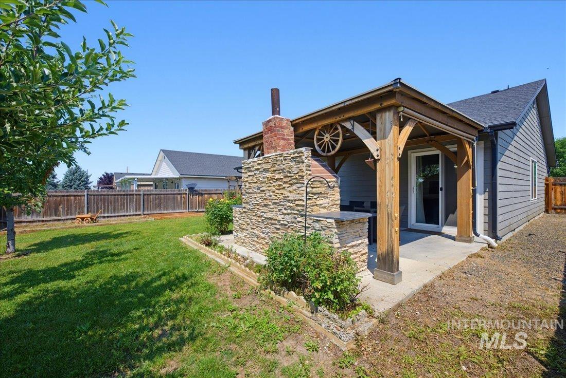181 S Trutina Ave, Boise, Idaho 83709, 3 Bedrooms, 2 Bathrooms, Residential For Sale, Price $449,000,MLS 98995293