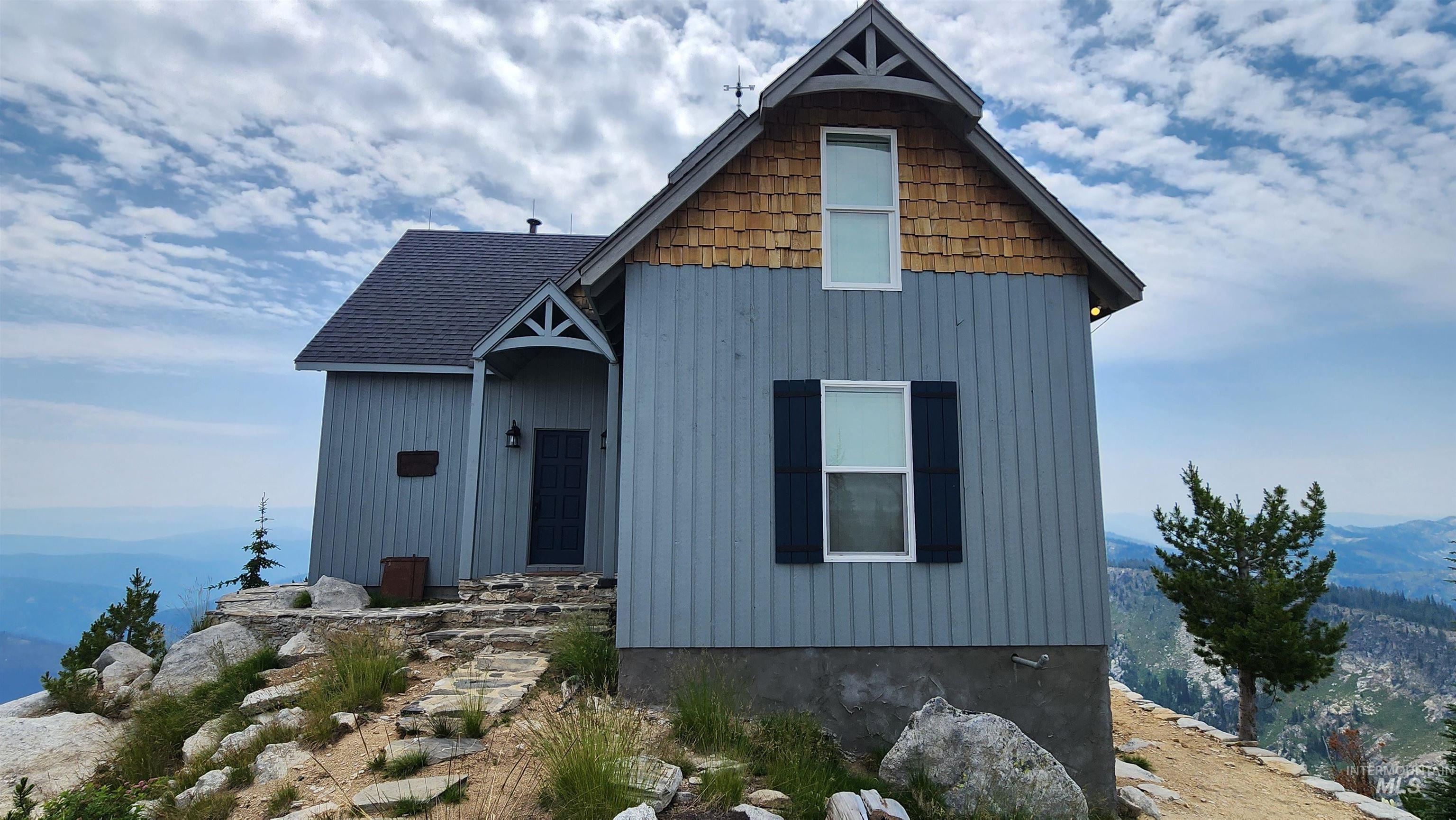 1 Starlight Ln, Elk City, Idaho 83525, 2 Bedrooms, 1 Bathroom, Residential For Sale, Price $675,000,MLS 98995313