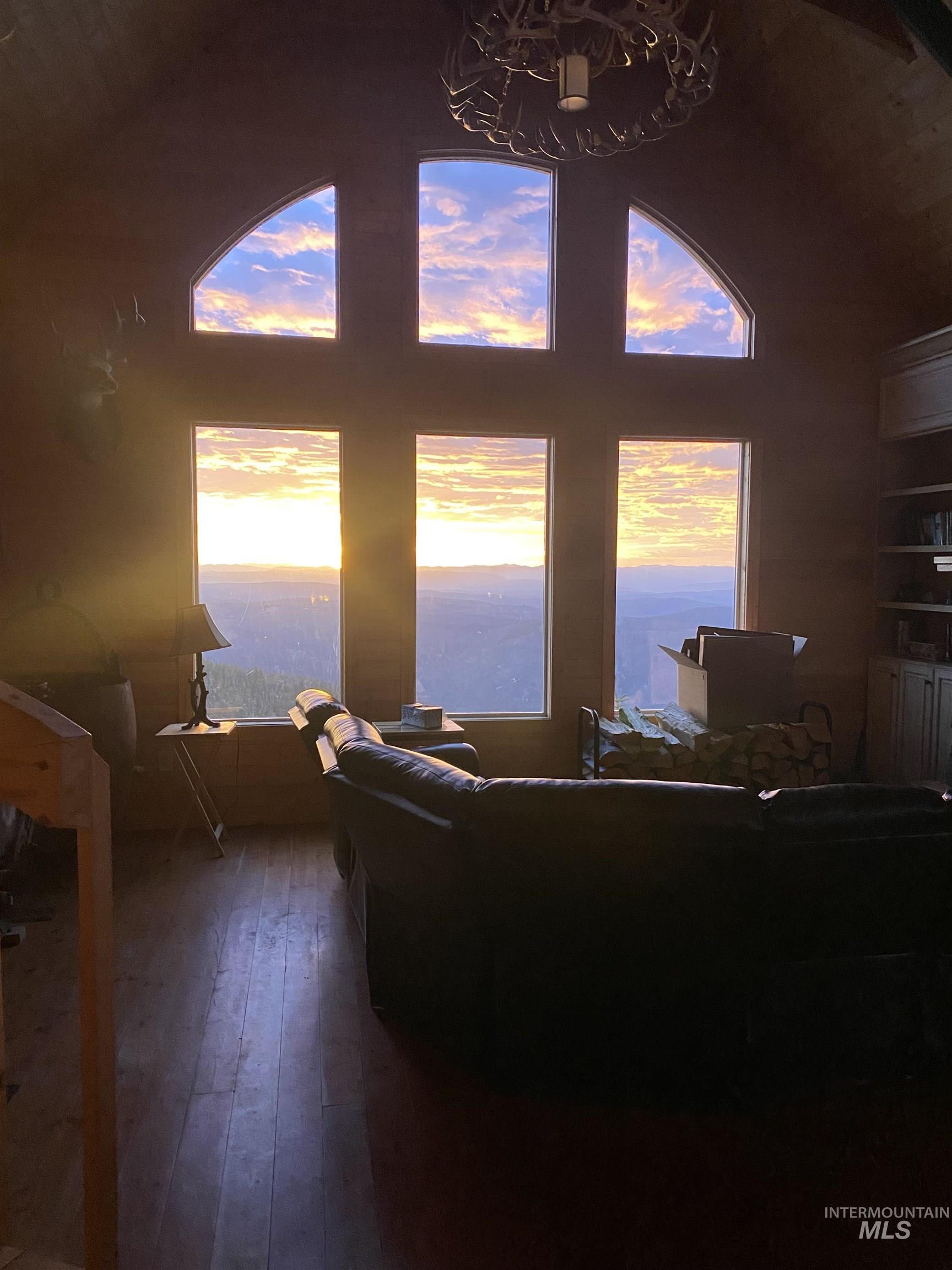 1 Starlight Ln, Elk City, Idaho 83525, 2 Bedrooms, 1 Bathroom, Residential For Sale, Price $625,000,MLS 98995313