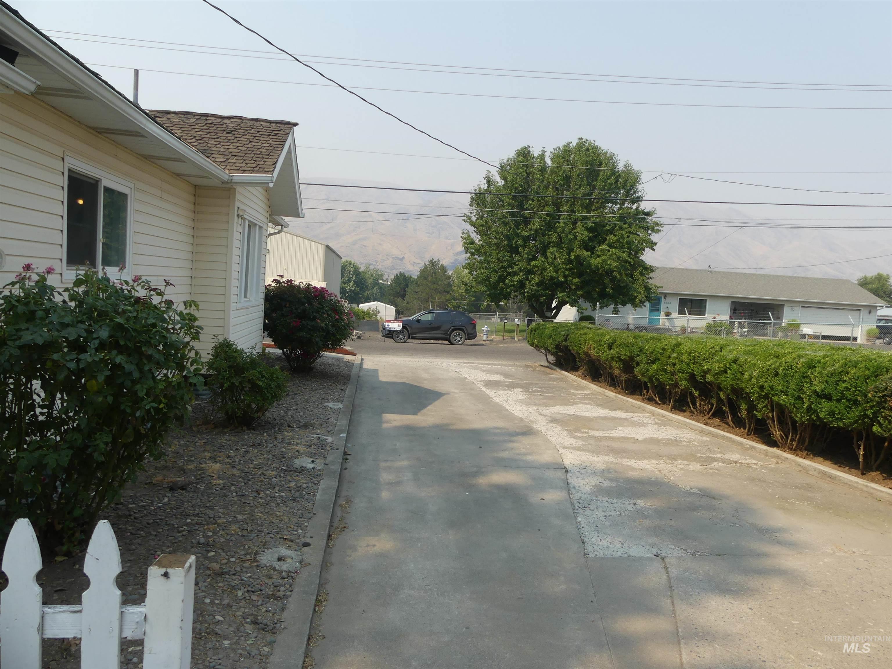 1541 Maple St, Clarkston, Washington 99403, 3 Bedrooms, 3 Bathrooms, Residential For Sale, Price $289,000, 98995316