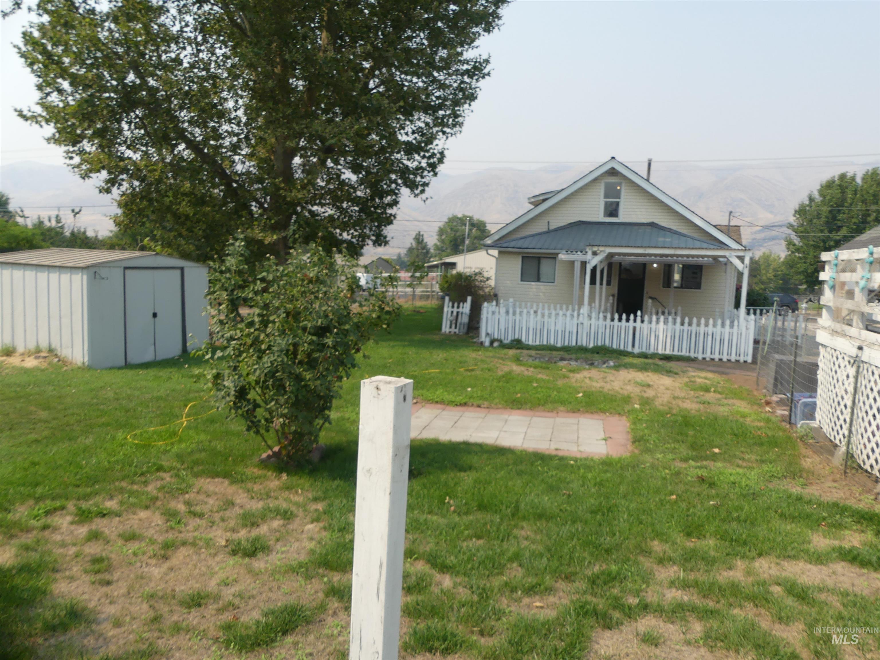 1541 Maple St, Clarkston, Washington 99403, 3 Bedrooms, 3 Bathrooms, Residential For Sale, Price $289,000, 98995316