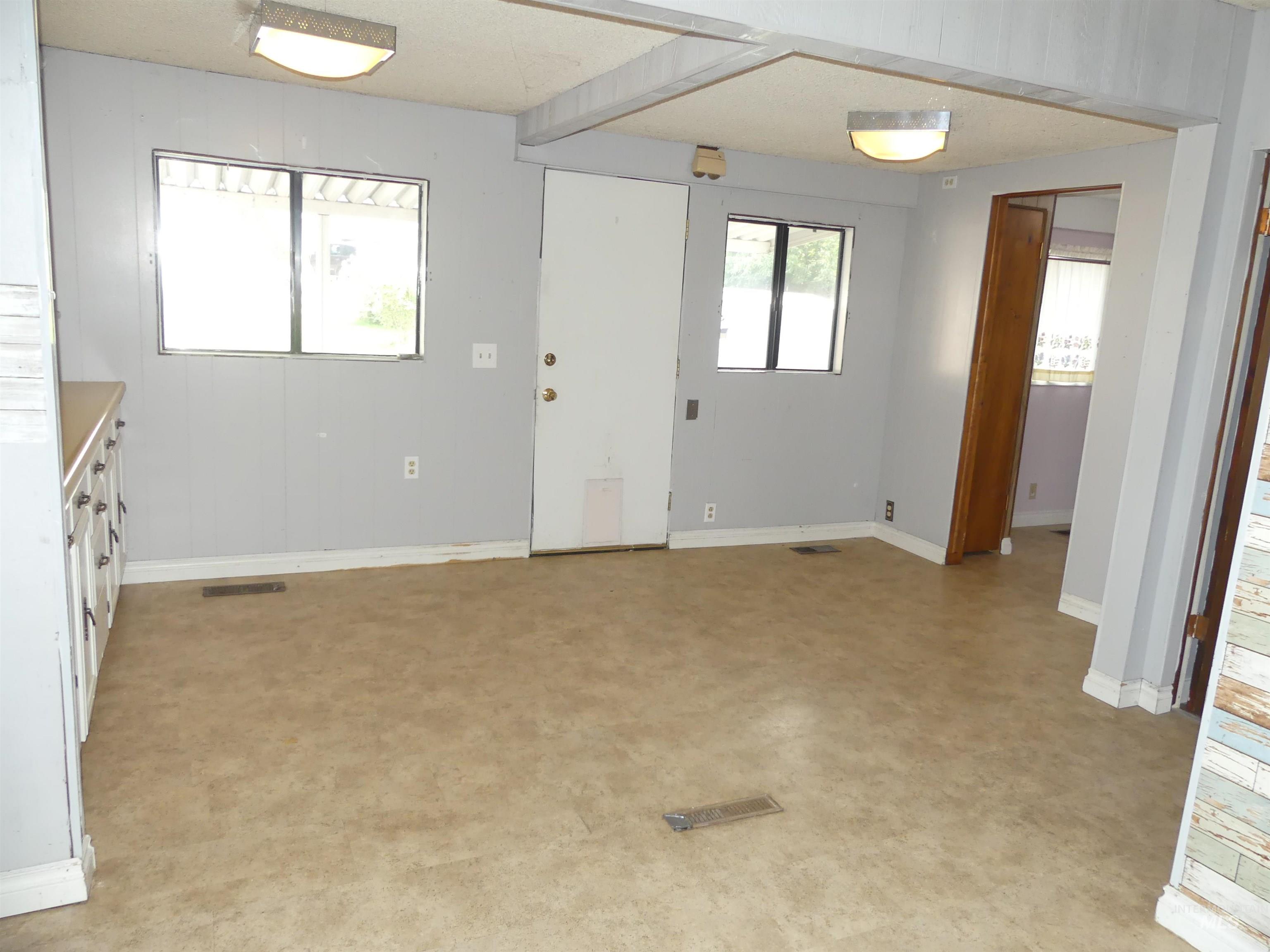 1541 Maple St, Clarkston, Washington 99403, 3 Bedrooms, 3 Bathrooms, Residential For Sale, Price $289,000, 98995316