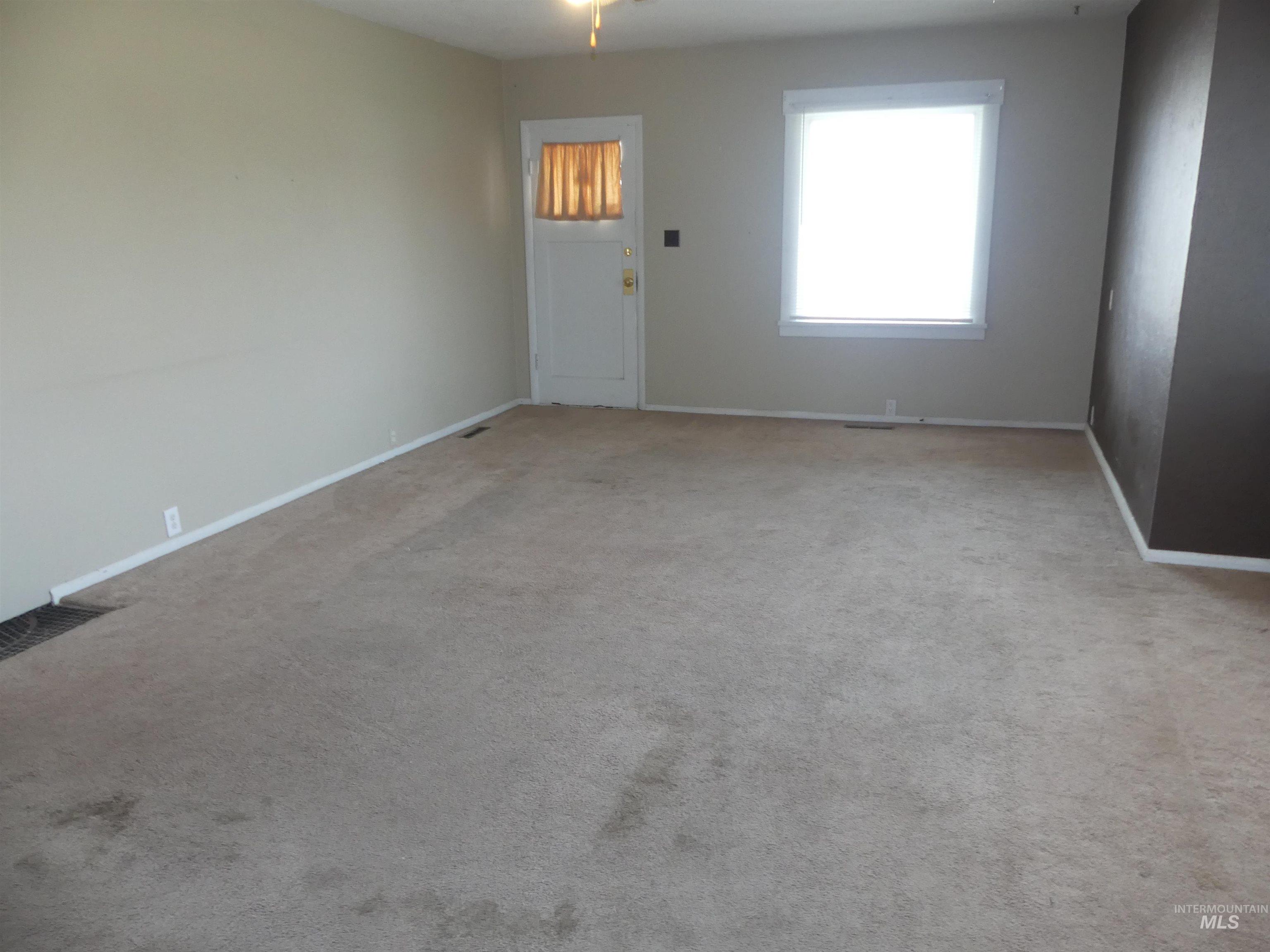 1541 Maple St, Clarkston, Washington 99403, 3 Bedrooms, 3 Bathrooms, Residential For Sale, Price $289,000, 98995316