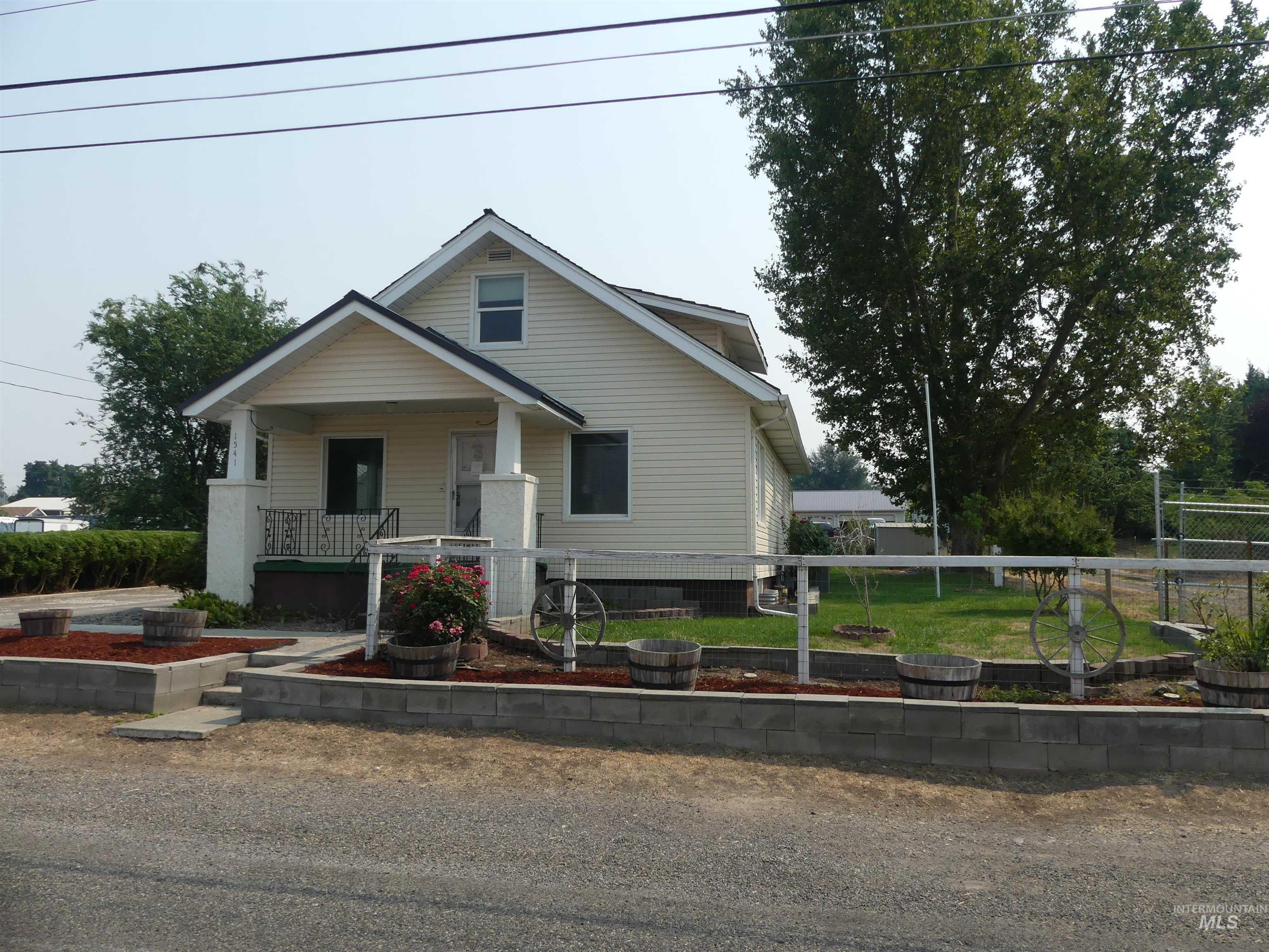 1541 Maple St, Clarkston, Washington 99403, 3 Bedrooms, 3 Bathrooms, Residential For Sale, Price $289,000, 98995316