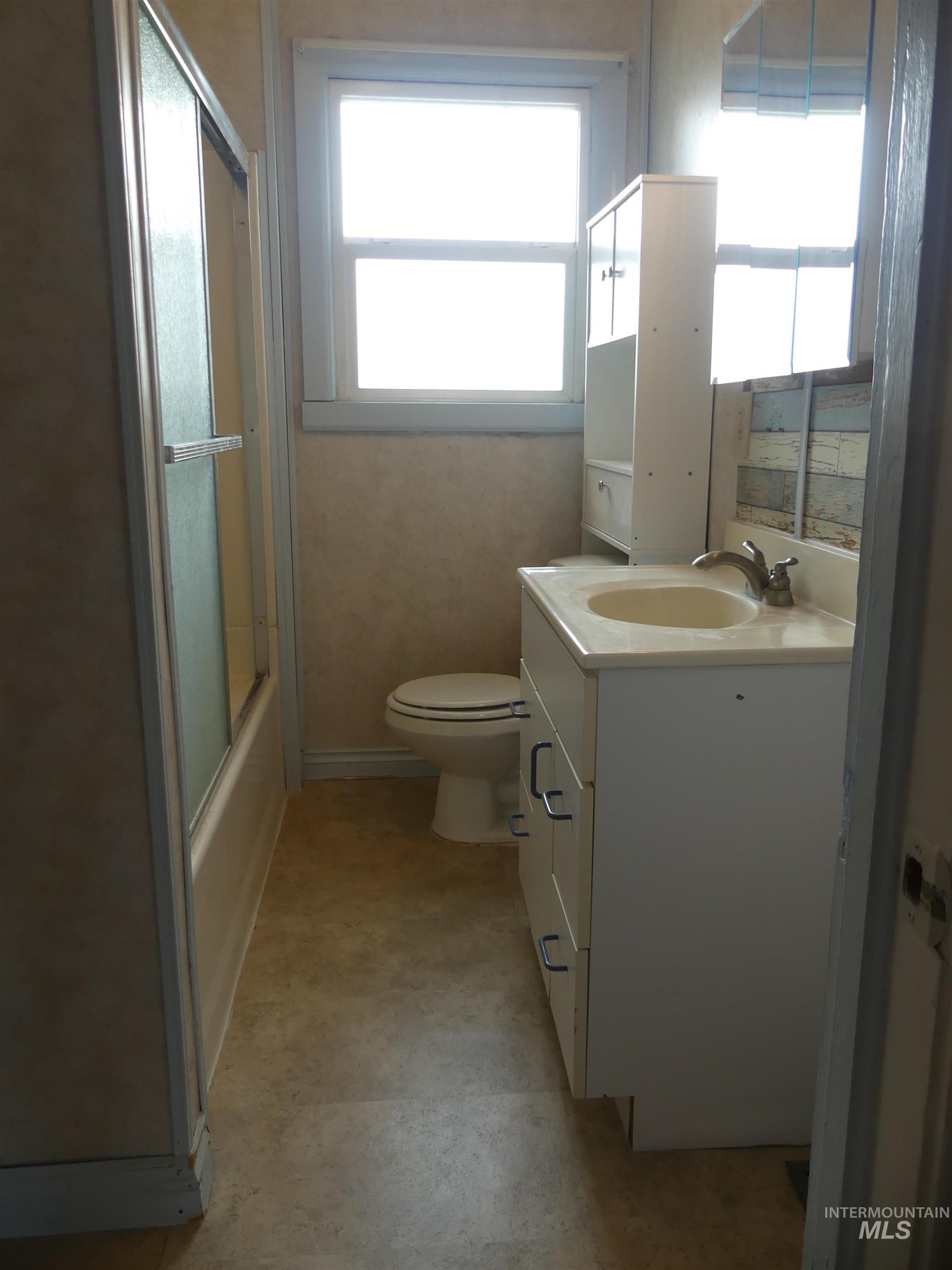 1541 Maple St, Clarkston, Washington 99403, 3 Bedrooms, 3 Bathrooms, Residential For Sale, Price $289,000, 98995316