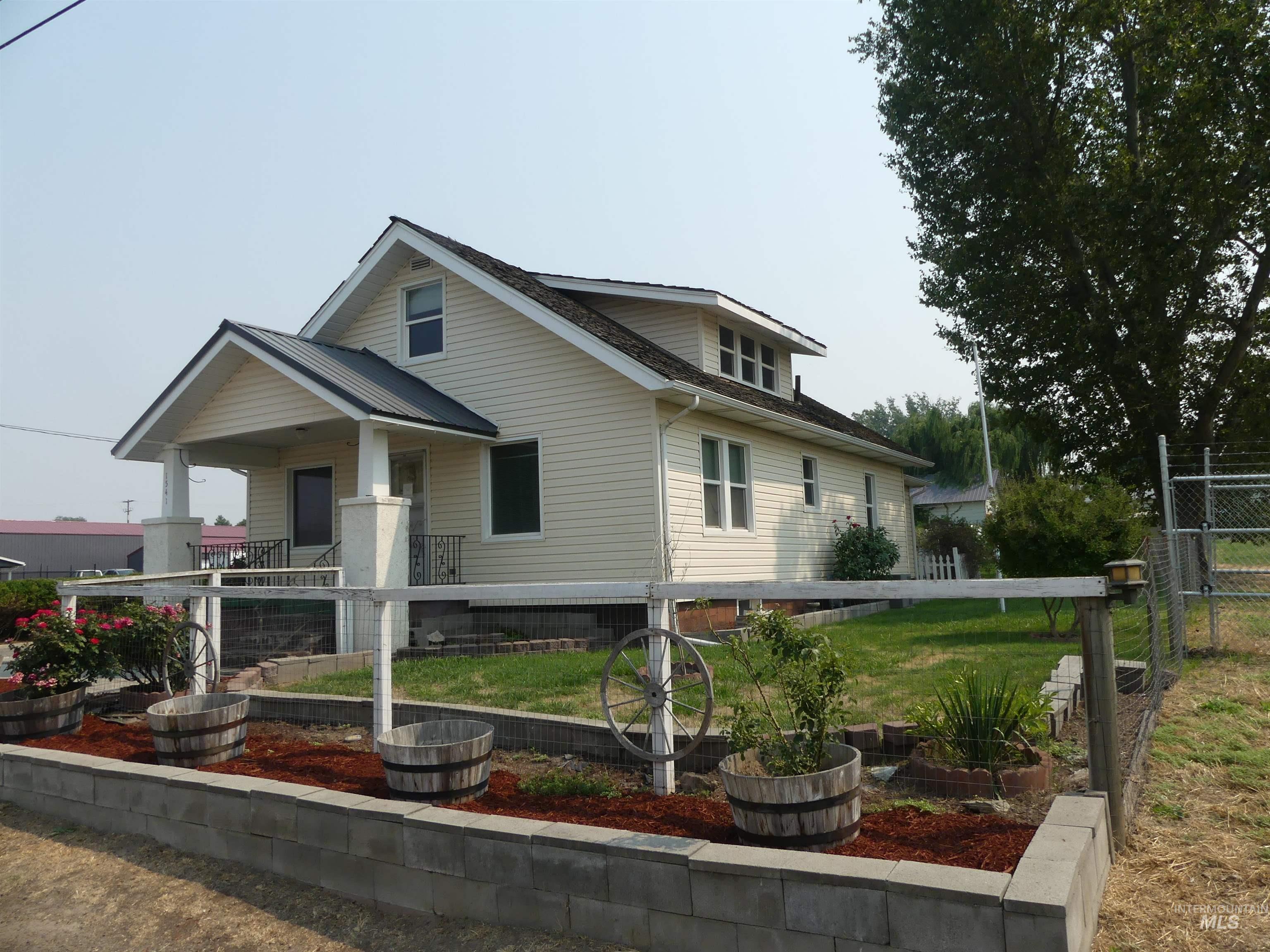 1541 Maple St, Clarkston, Washington 99403, 3 Bedrooms, 3 Bathrooms, Residential For Sale, Price $289,000, 98995316