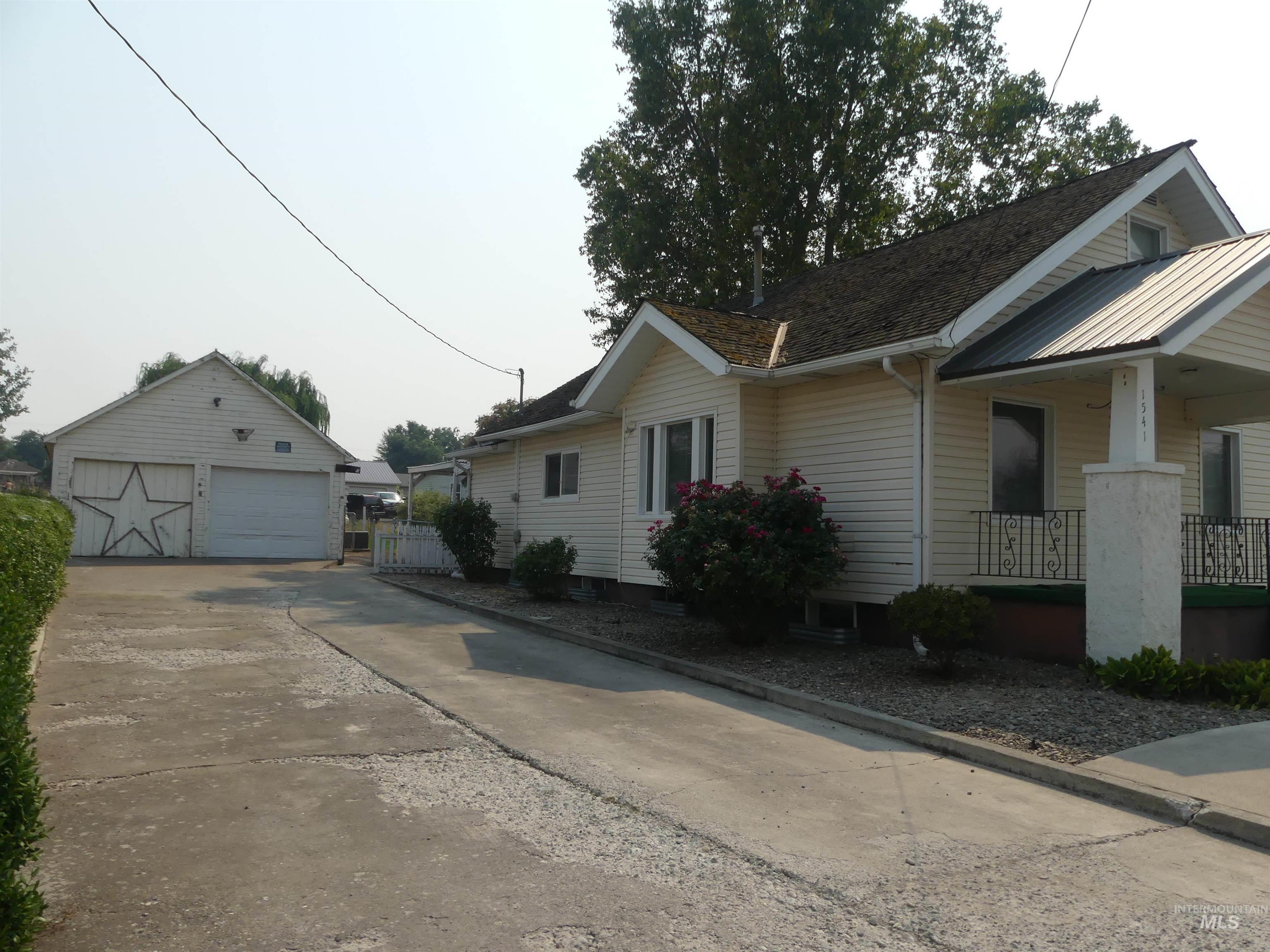 1541 Maple St, Clarkston, Washington 99403, 3 Bedrooms, 3 Bathrooms, Residential For Sale, Price $289,000, 98995316