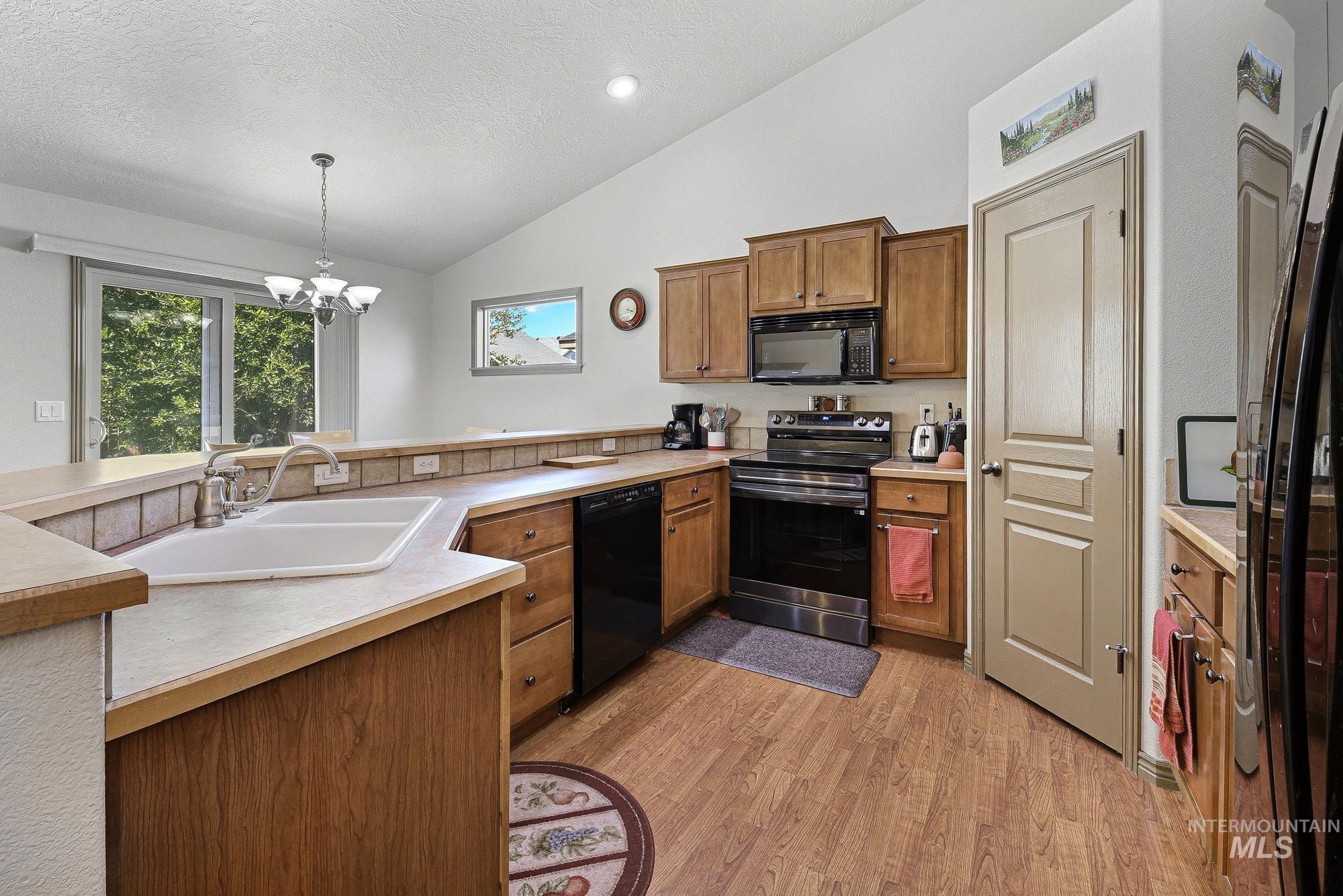 912 Valiant St, Middleton, Idaho 83644, 4 Bedrooms, 2 Bathrooms, Residential For Sale, Price $369,900,MLS 98995317