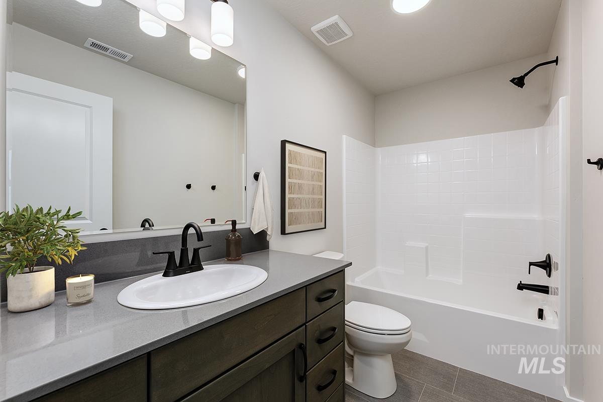 1646 E Hadler St., Meridian, Idaho 83642, 3 Bedrooms, 2 Bathrooms, Residential For Sale, Price $447,800,MLS 98995324