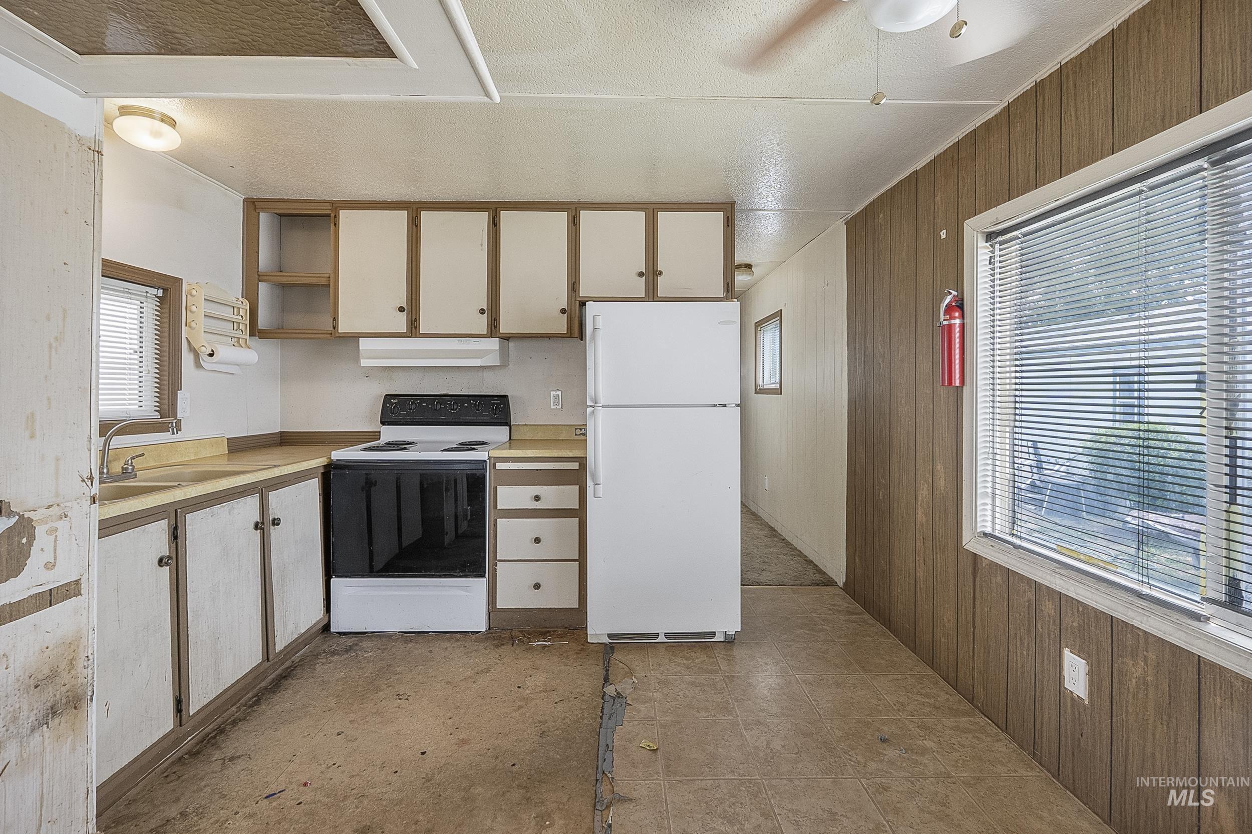 1108 3rd Ave N, Nampa, Idaho 83687, 2 Bedrooms, 1 Bathroom, Residential For Sale, Price $39,000,MLS 98995326