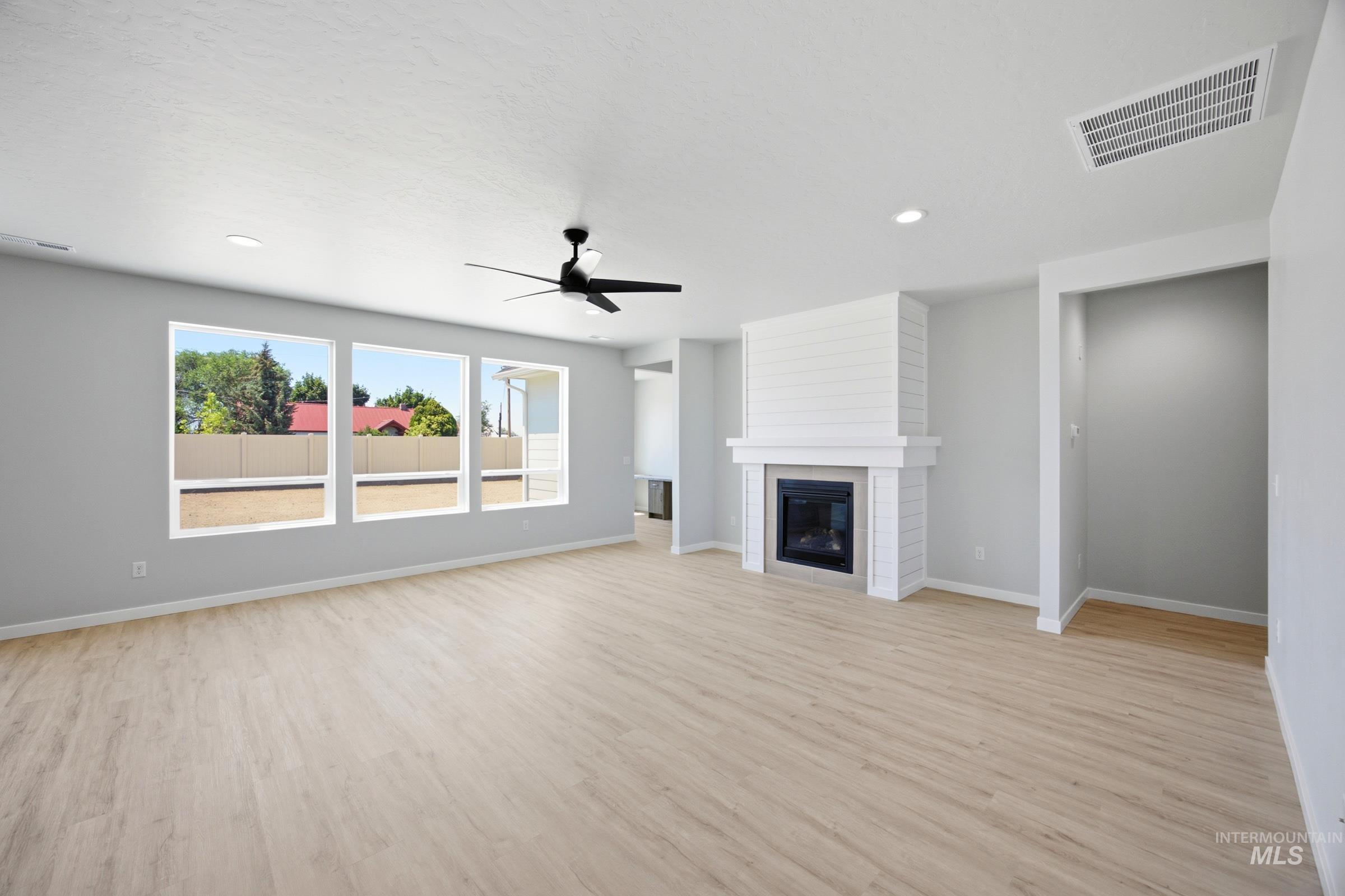 866 SW Jayhawk St, Mountain Home, Idaho 83647, 4 Bedrooms, 2.5 Bathrooms, Residential For Sale, Price $549,990,MLS 98995330