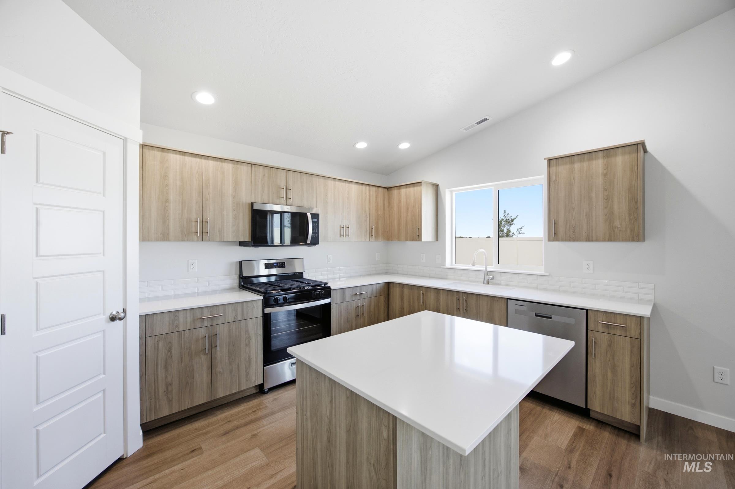 9444 W Blazing Star St, Nampa, Idaho 83687, 4 Bedrooms, 2 Bathrooms, Residential For Sale, Price $449,990,MLS 98995332