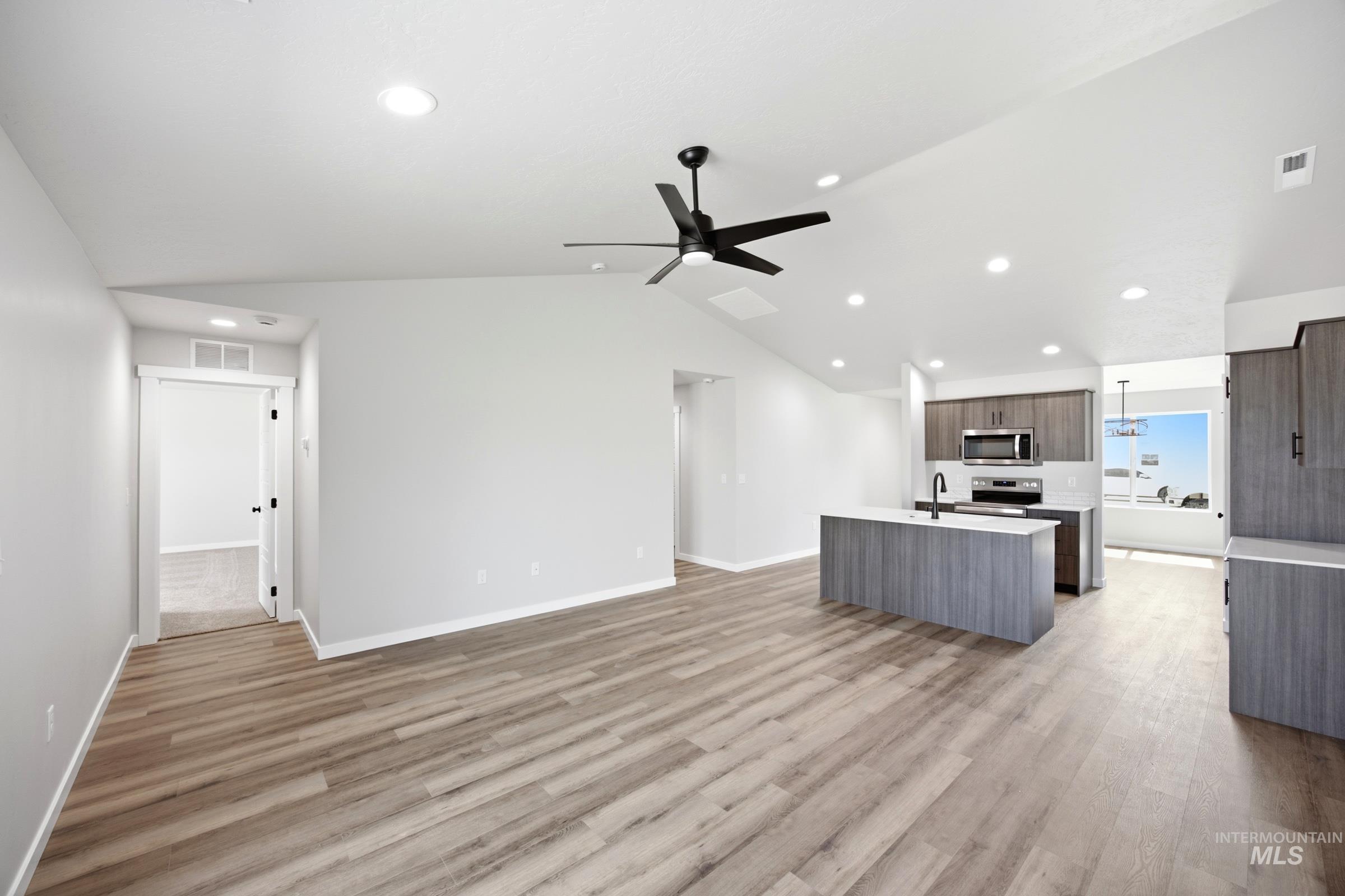 9430 W Blazing Star St, Nampa, Idaho 83687, 3 Bedrooms, 2 Bathrooms, Residential For Sale, Price $419,990,MLS 98995333