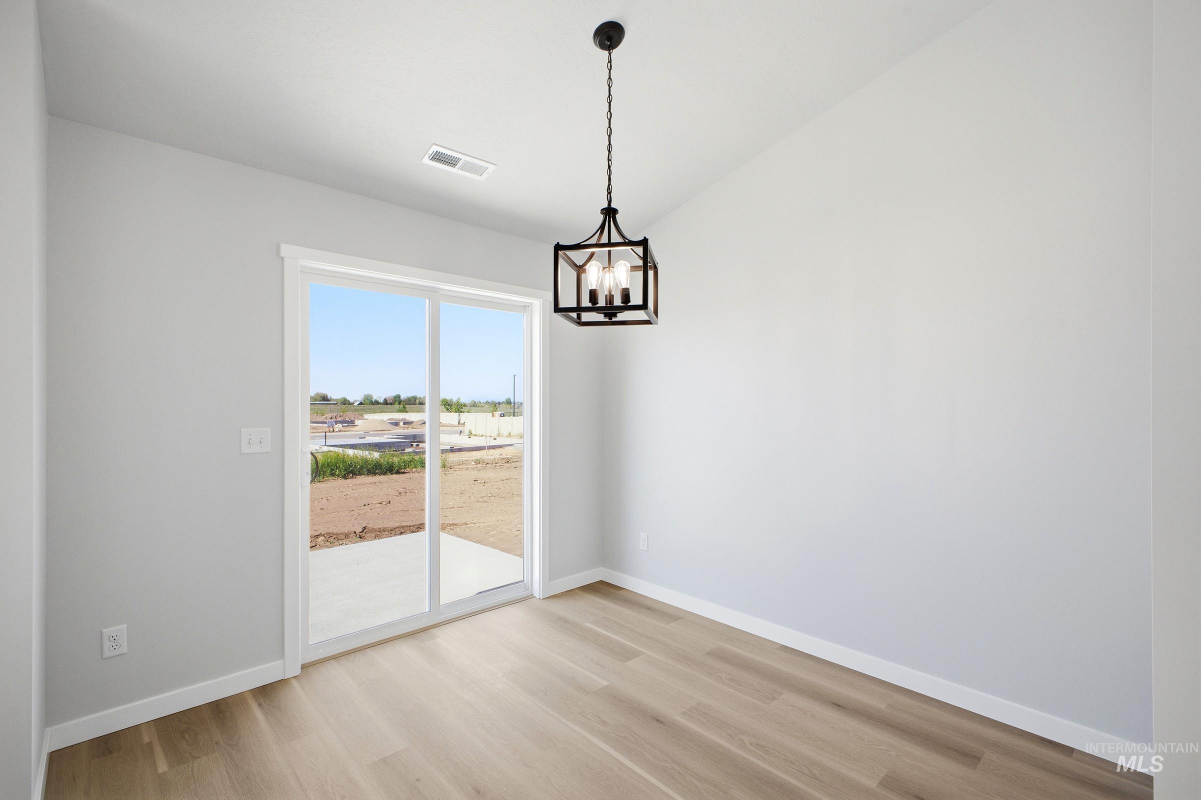 304 Benbrook Ave, Caldwell, Idaho 83605, 3 Bedrooms, 2 Bathrooms, Residential For Sale, Price $401,990, 98995335
