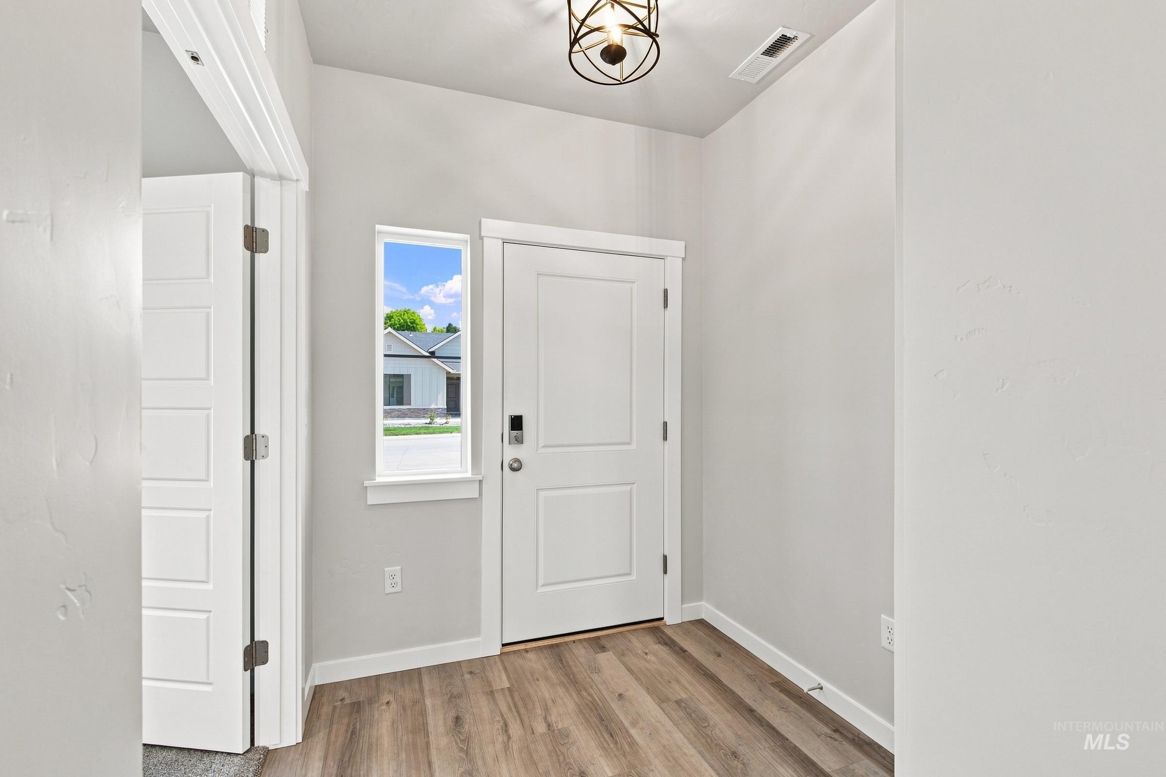 5077 S Bleachfield Ave, Meridian, Idaho 83642, 5 Bedrooms, 2.5 Bathrooms, Residential For Sale, Price $649,990,MLS 98995348