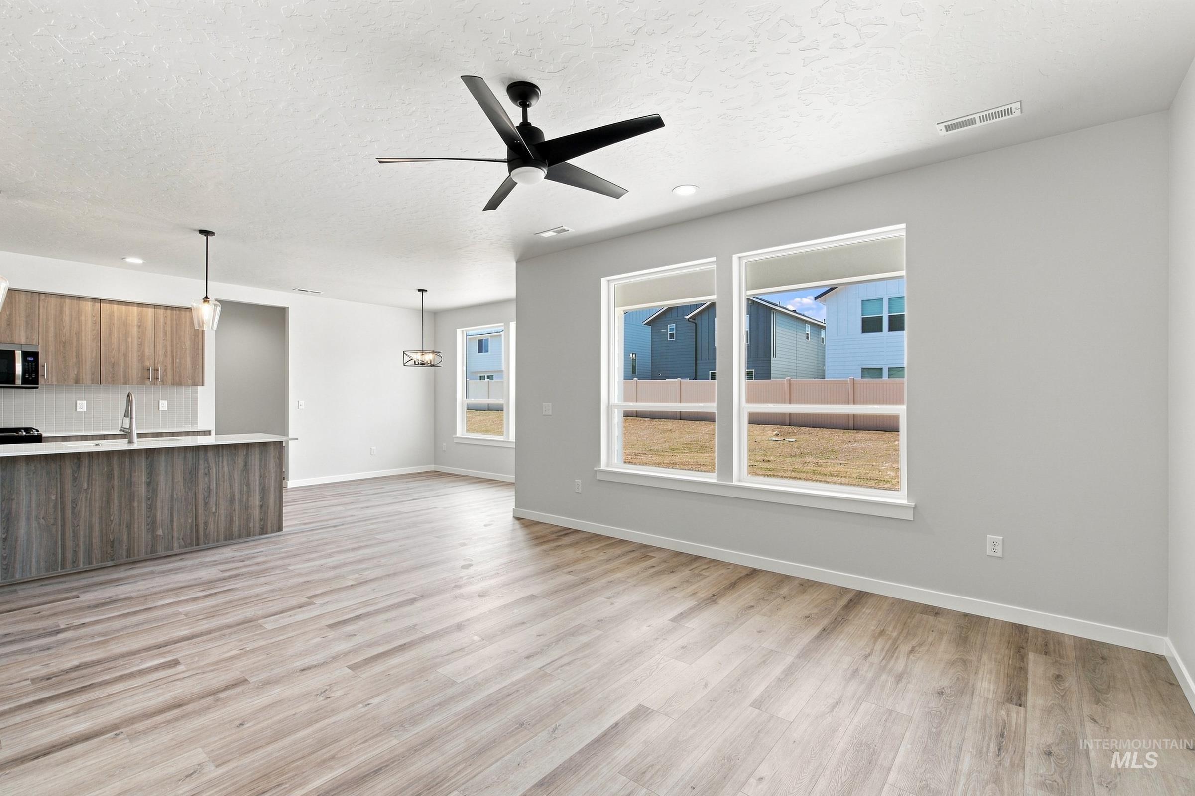 5077 S Bleachfield Ave, Meridian, Idaho 83642, 5 Bedrooms, 2.5 Bathrooms, Residential For Sale, Price $649,990,MLS 98995348
