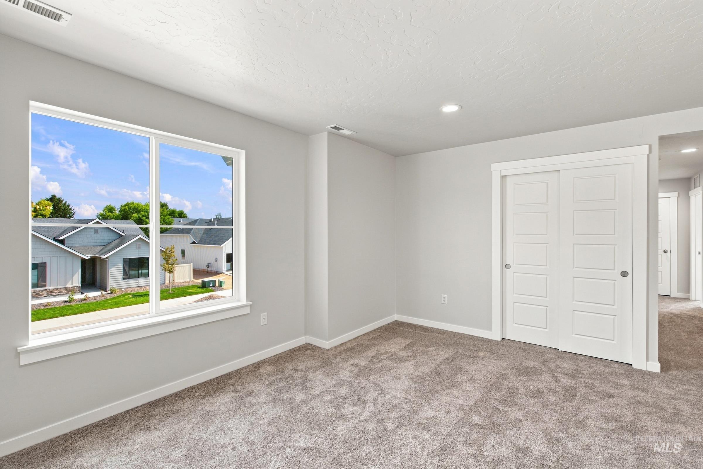 5077 S Bleachfield Ave, Meridian, Idaho 83642, 5 Bedrooms, 2.5 Bathrooms, Residential For Sale, Price $649,990,MLS 98995348