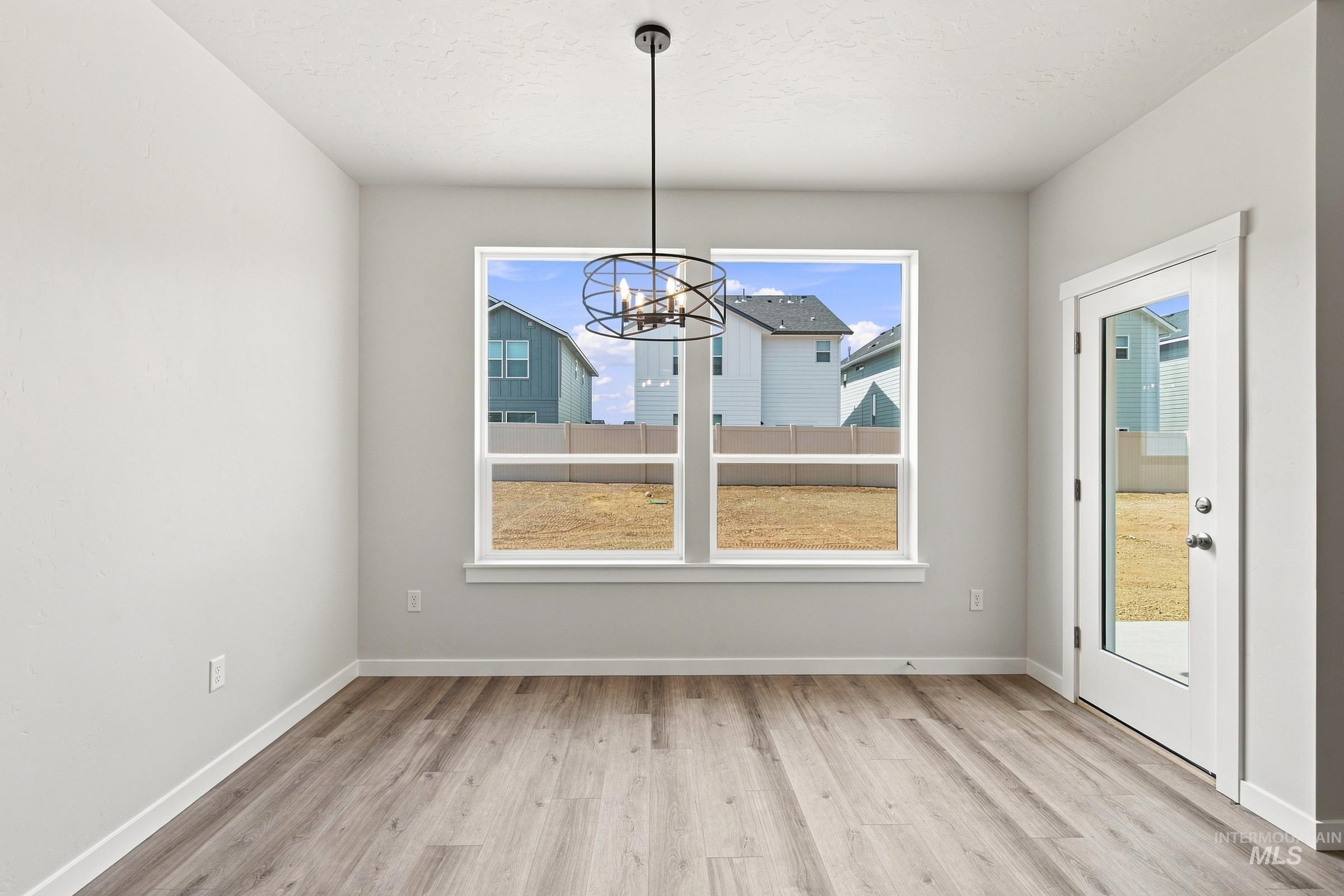 5077 S Bleachfield Ave, Meridian, Idaho 83642, 5 Bedrooms, 2.5 Bathrooms, Residential For Sale, Price $649,990,MLS 98995348