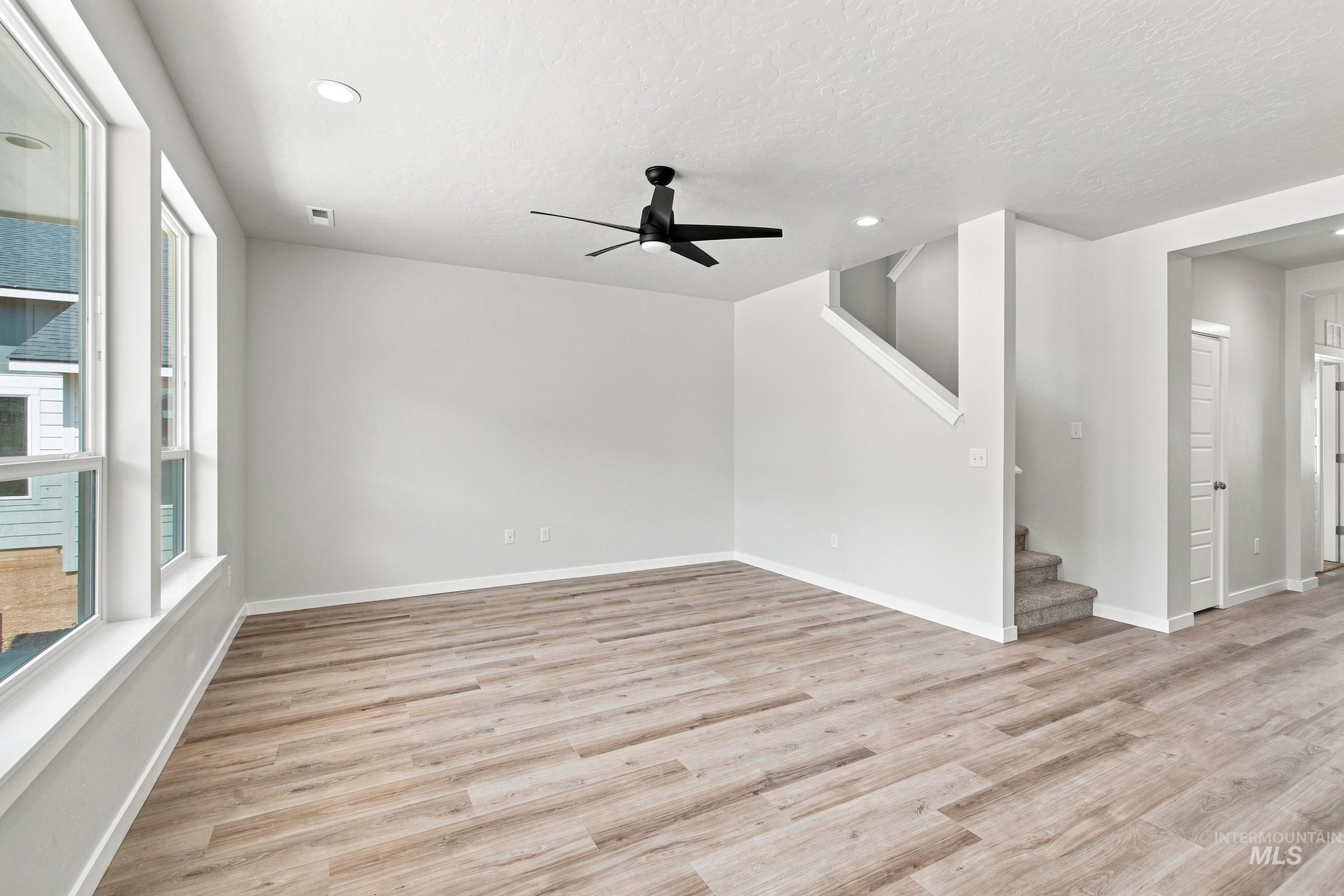5077 S Bleachfield Ave, Meridian, Idaho 83642, 5 Bedrooms, 2.5 Bathrooms, Residential For Sale, Price $649,990,MLS 98995348