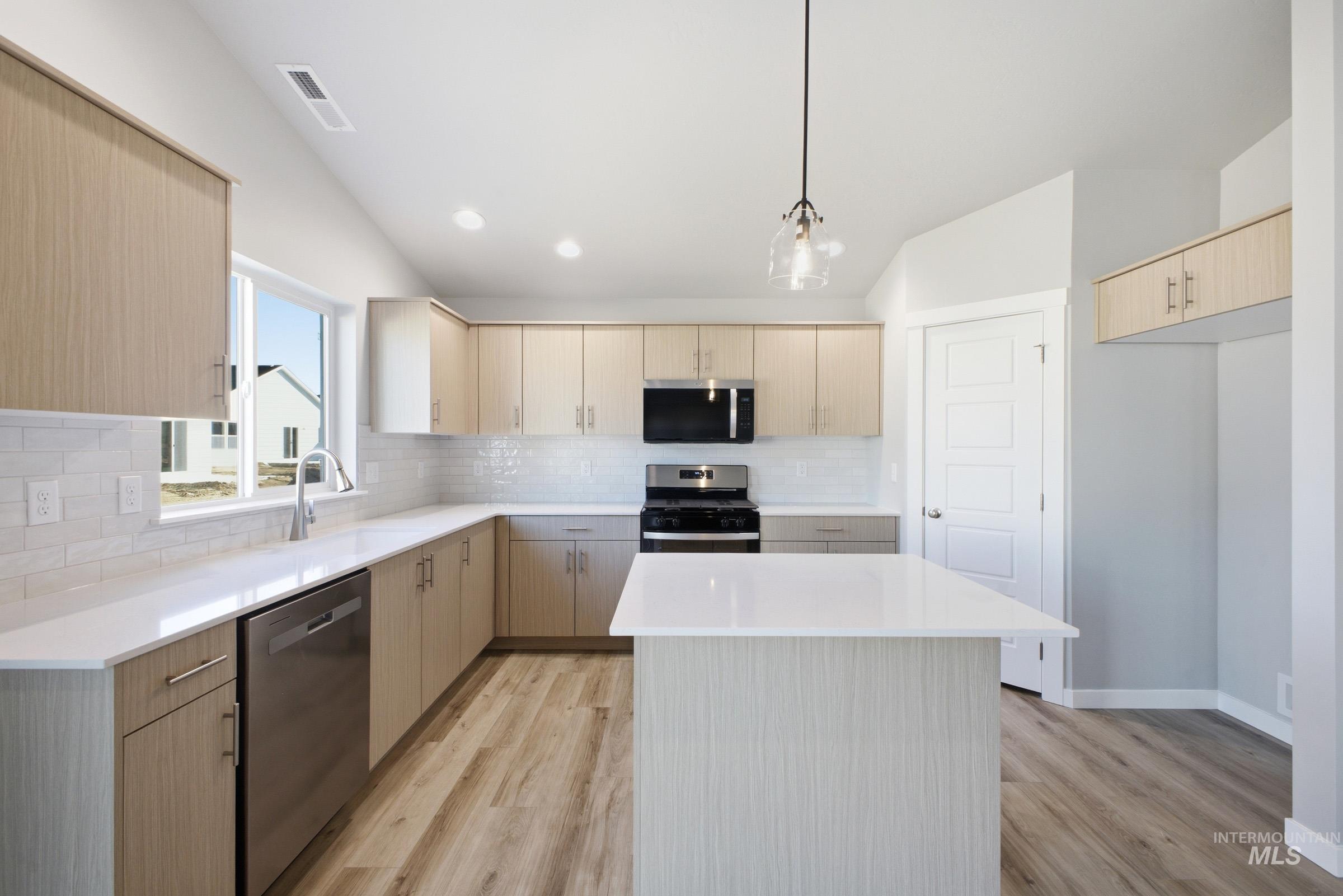 5107 S Bleachfield Ave, Meridian, Idaho 83642, 4 Bedrooms, 2 Bathrooms, Residential For Sale, Price $589,990, 98995349