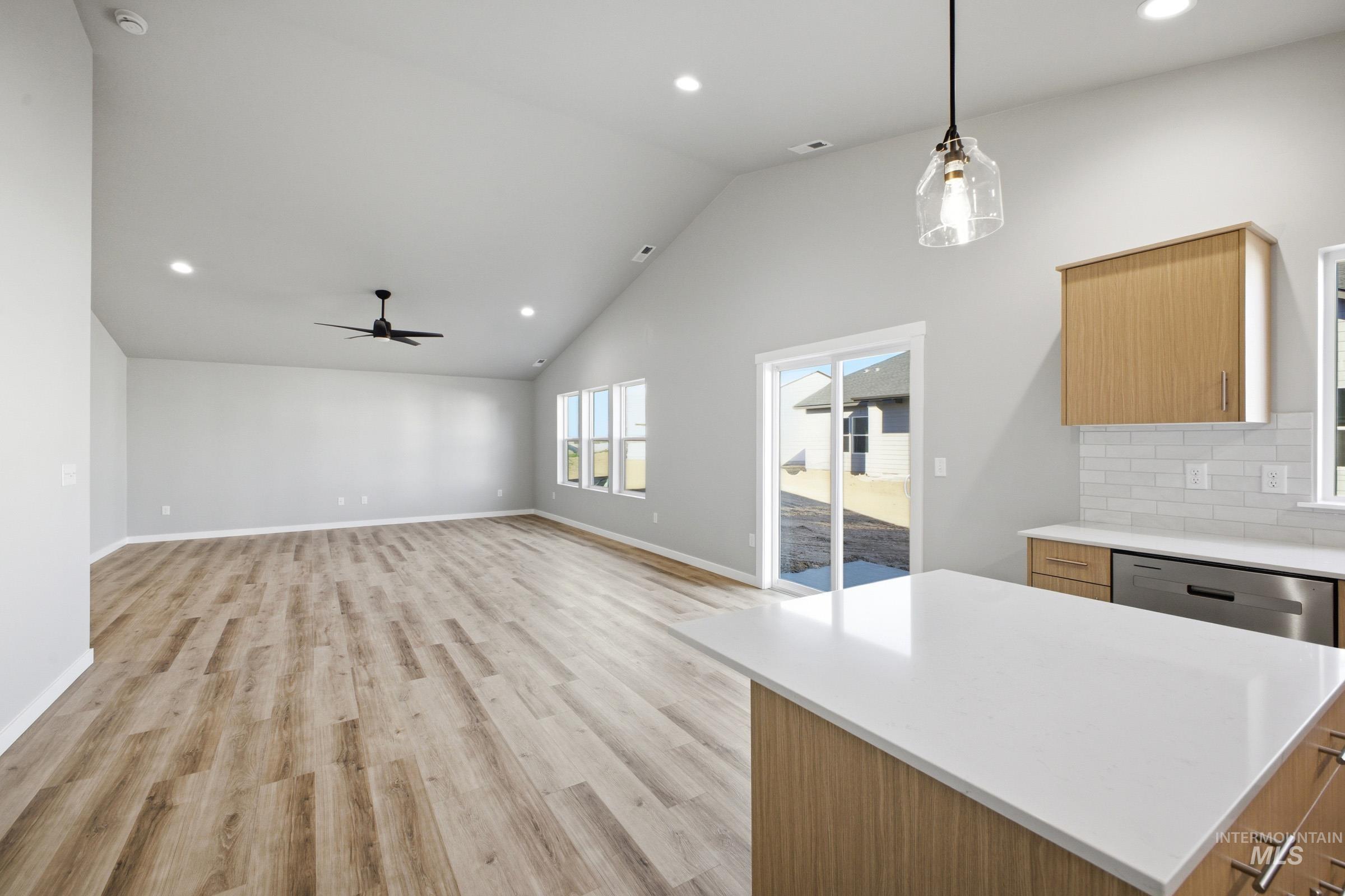 5107 S Bleachfield Ave, Meridian, Idaho 83642, 4 Bedrooms, 2 Bathrooms, Residential For Sale, Price $589,990, 98995349