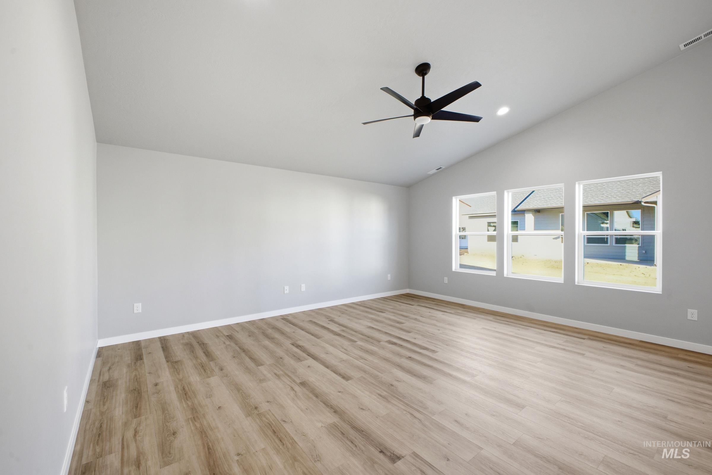 5107 S Bleachfield Ave, Meridian, Idaho 83642, 4 Bedrooms, 2 Bathrooms, Residential For Sale, Price $589,990, 98995349
