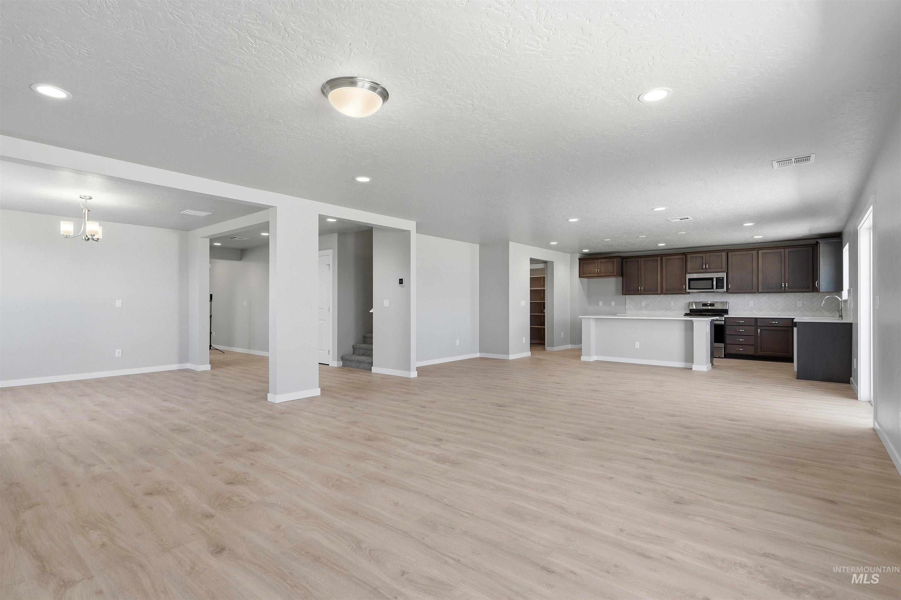 1532 Longford St, Middleton, Idaho 83644, 4 Bedrooms, 3.5 Bathrooms, Residential For Sale, Price $552,990,MLS 98995351
