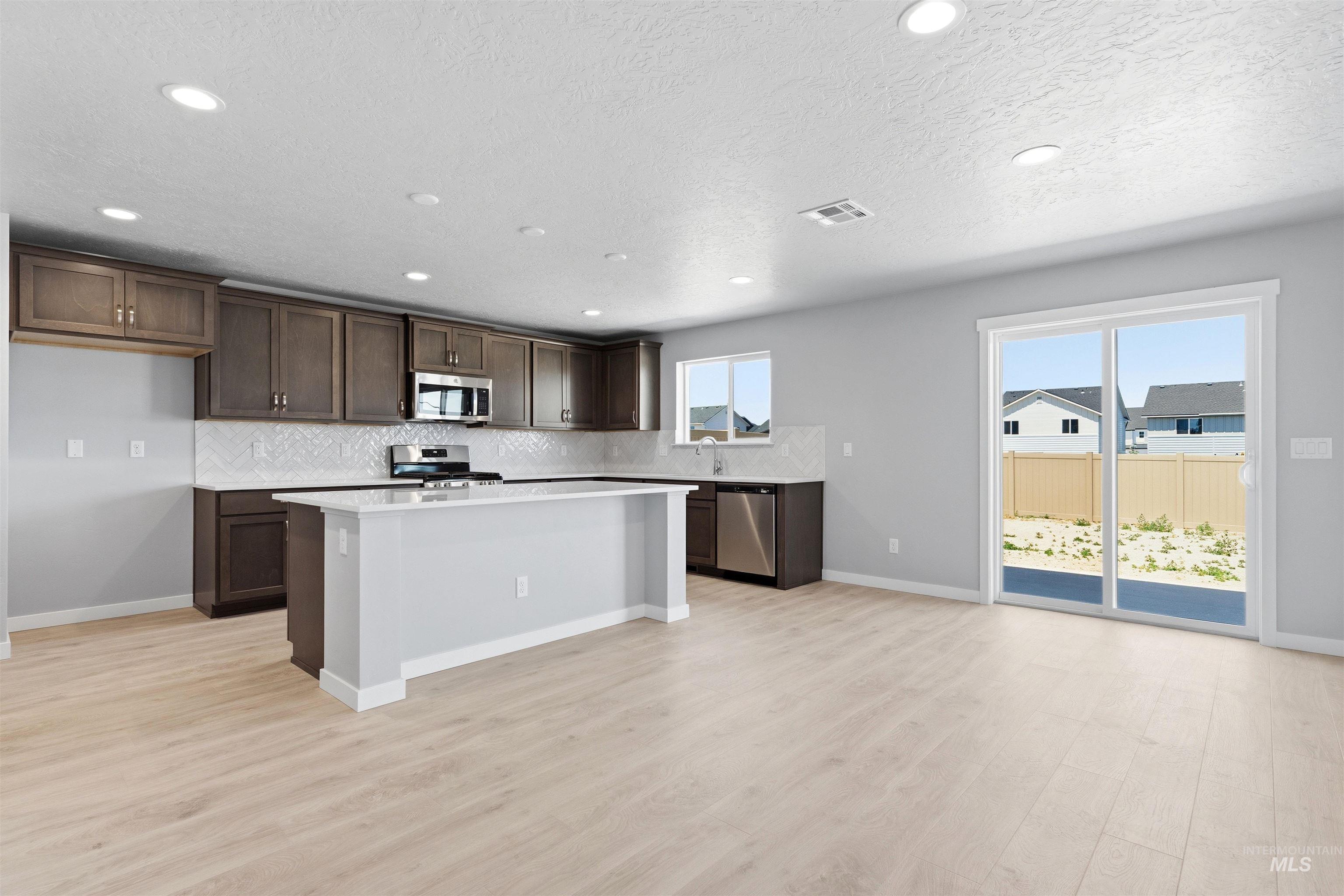 1532 Longford St, Middleton, Idaho 83644, 4 Bedrooms, 3.5 Bathrooms, Residential For Sale, Price $552,990,MLS 98995351