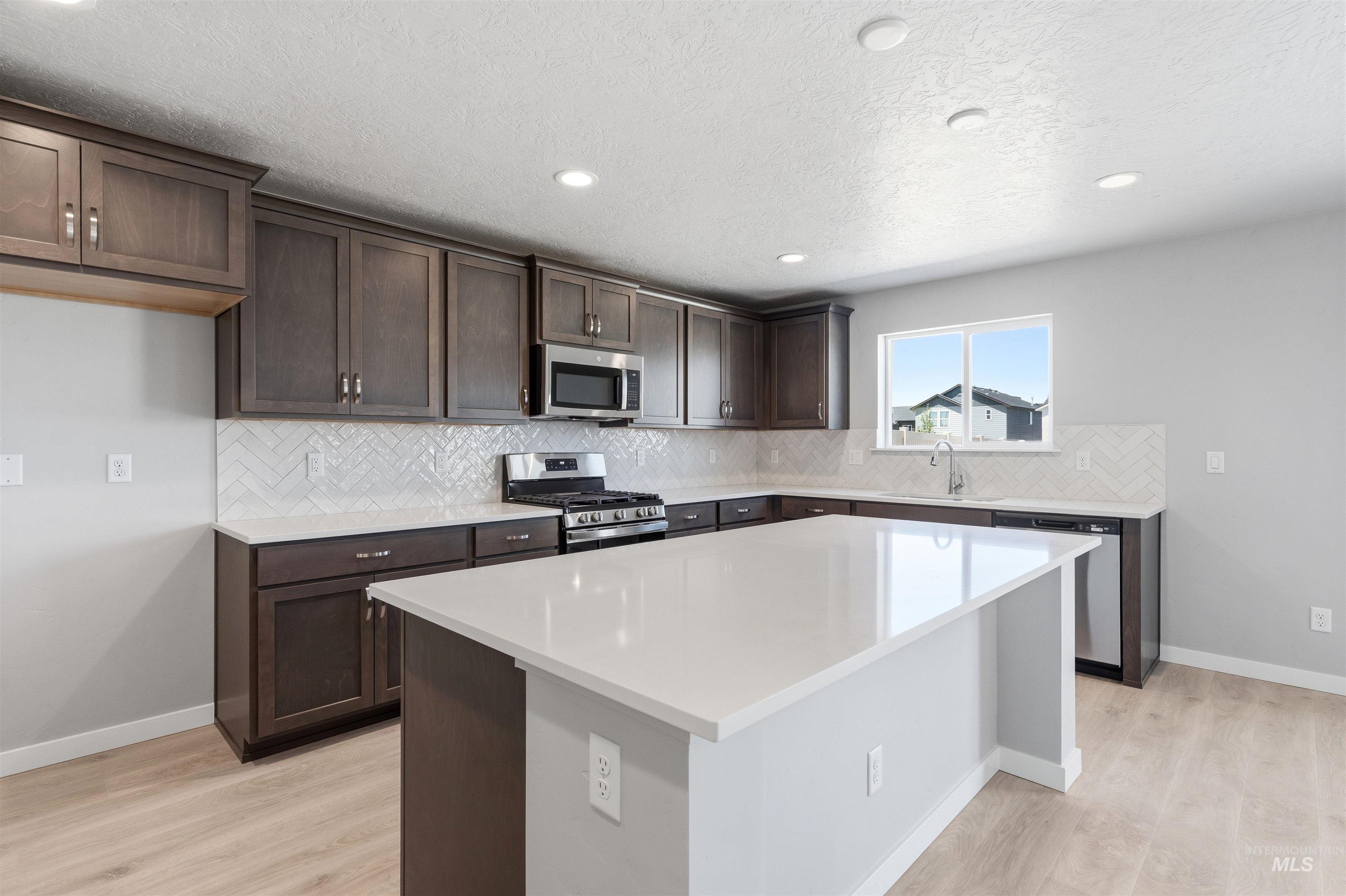 1532 Longford St, Middleton, Idaho 83644, 4 Bedrooms, 3.5 Bathrooms, Residential For Sale, Price $552,990,MLS 98995351