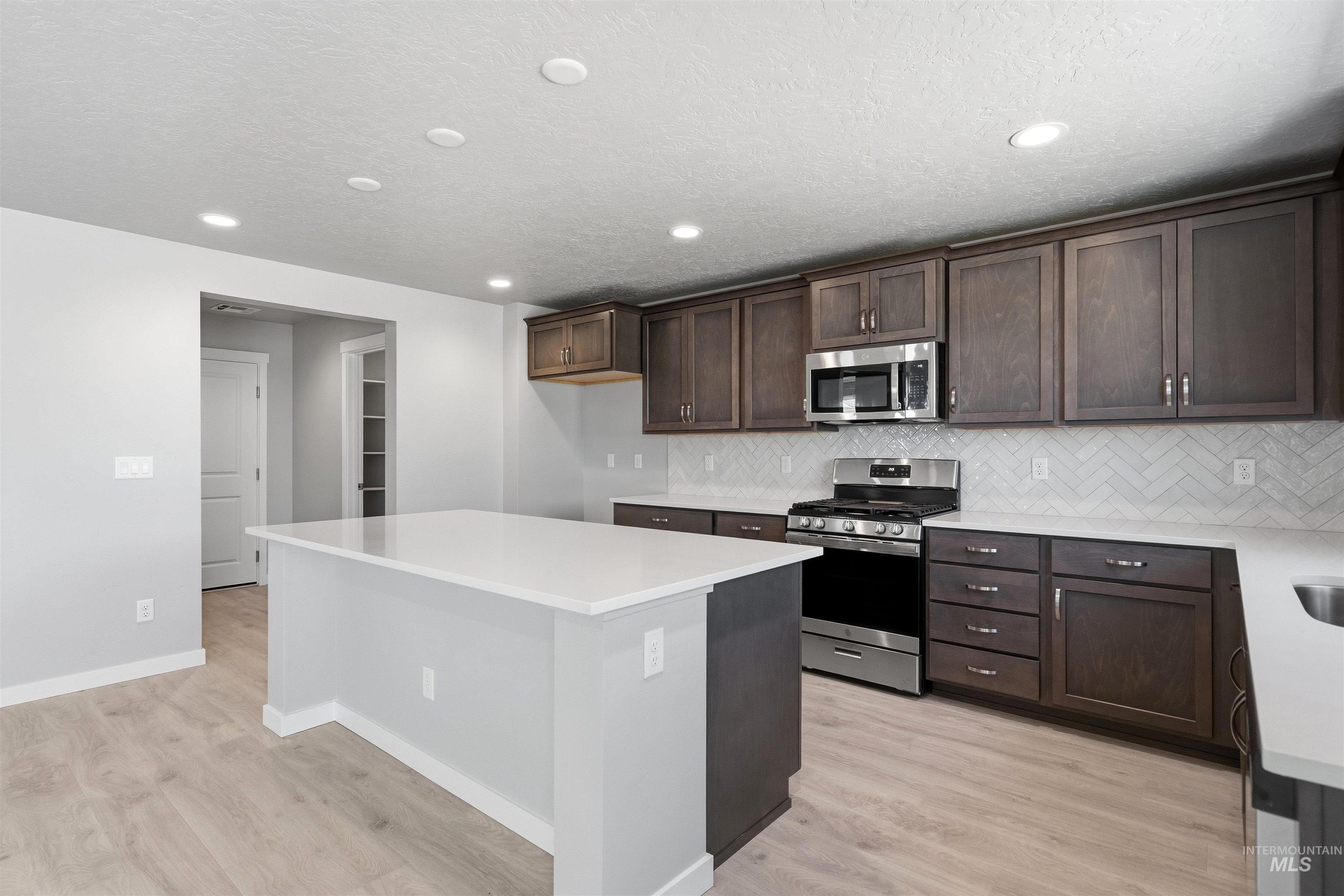 1532 Longford St, Middleton, Idaho 83644, 4 Bedrooms, 3.5 Bathrooms, Residential For Sale, Price $552,990,MLS 98995351