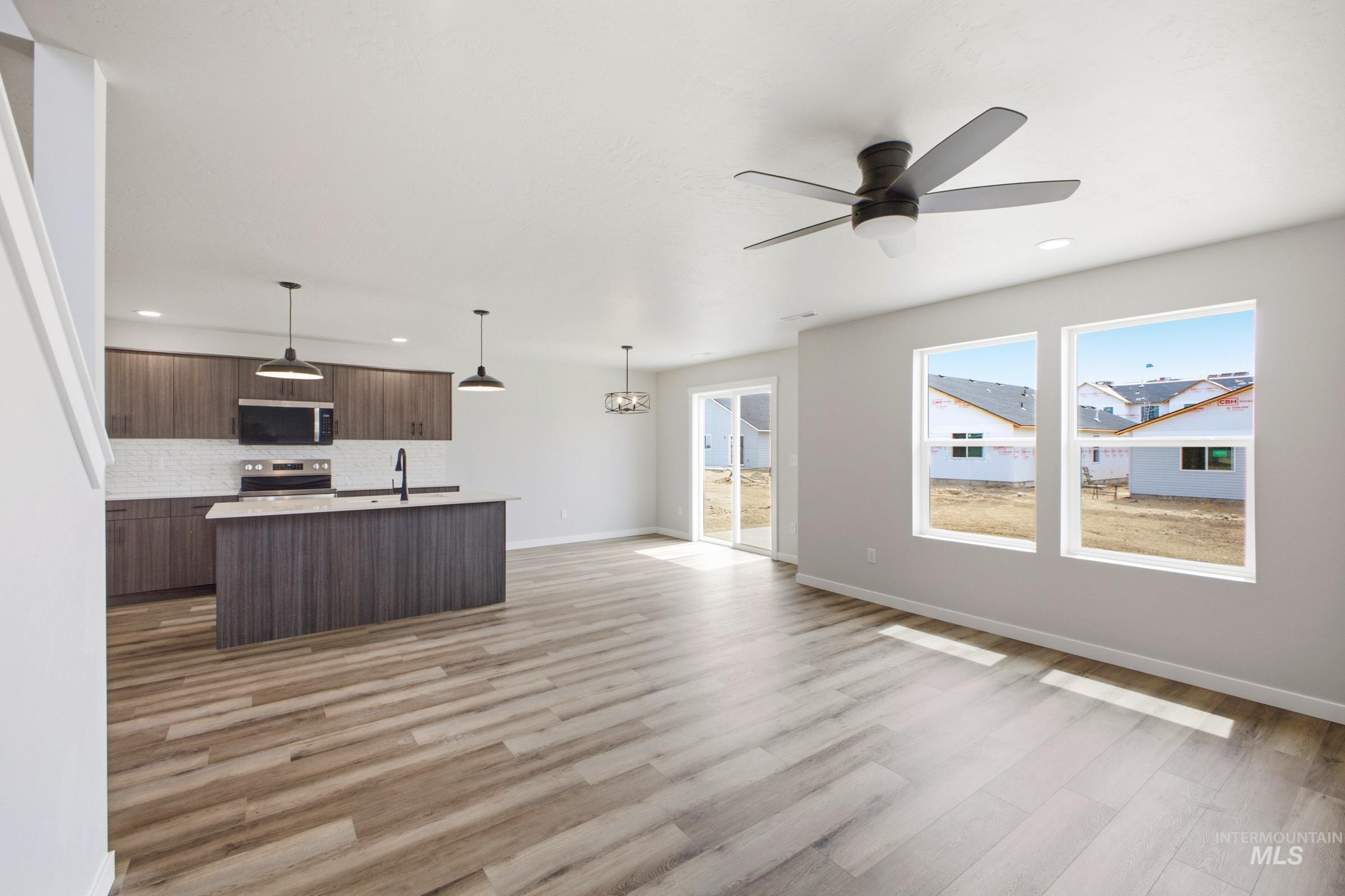 2355 W Red Jasper Dr, Kuna, Idaho 83634, 3 Bedrooms, 2.5 Bathrooms, Residential For Sale, Price $469,990,MLS 98995352