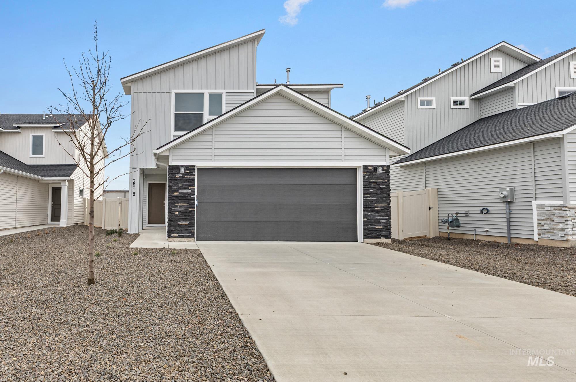 2375 W Fallon Lp, Nampa, Idaho 83651, 3 Bedrooms, 2.5 Bathrooms, Residential For Sale, Price $424,990,MLS 98995357
