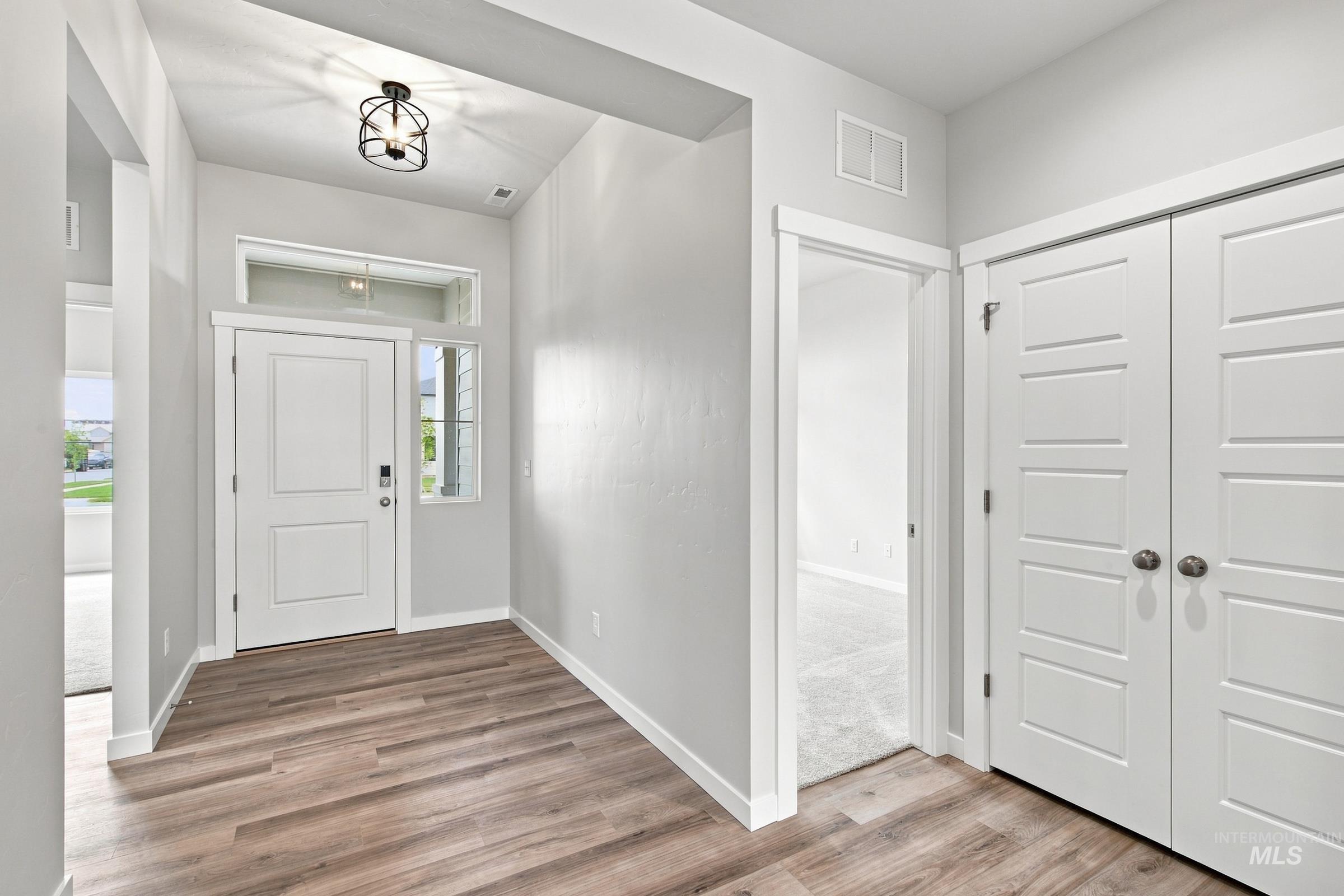 5127 S Edgecomb Way, Nampa, Idaho 83686, 4 Bedrooms, 2 Bathrooms, Residential For Sale, Price $559,990,MLS 98995358