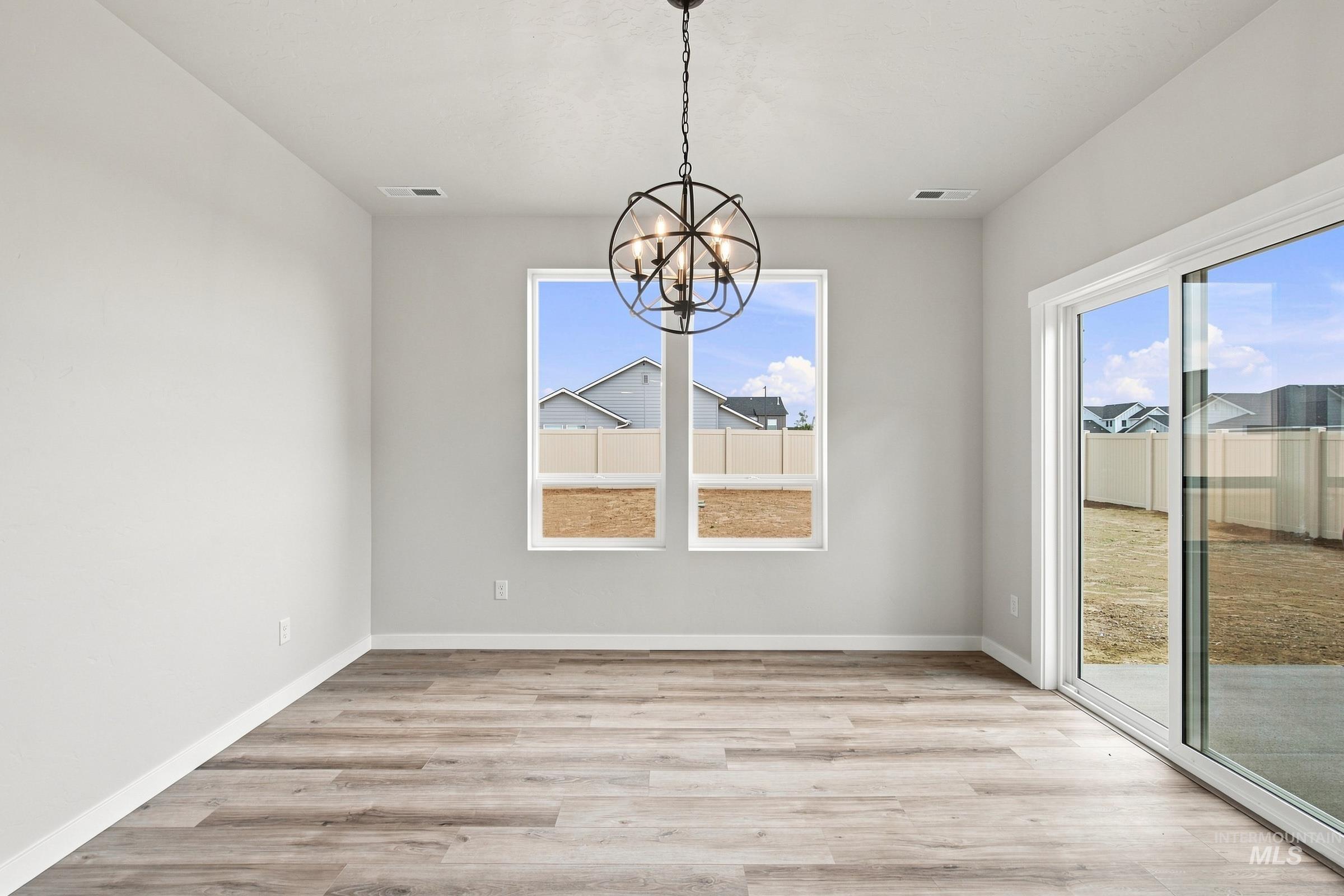5127 S Edgecomb Way, Nampa, Idaho 83686, 4 Bedrooms, 2 Bathrooms, Residential For Sale, Price $559,990,MLS 98995358