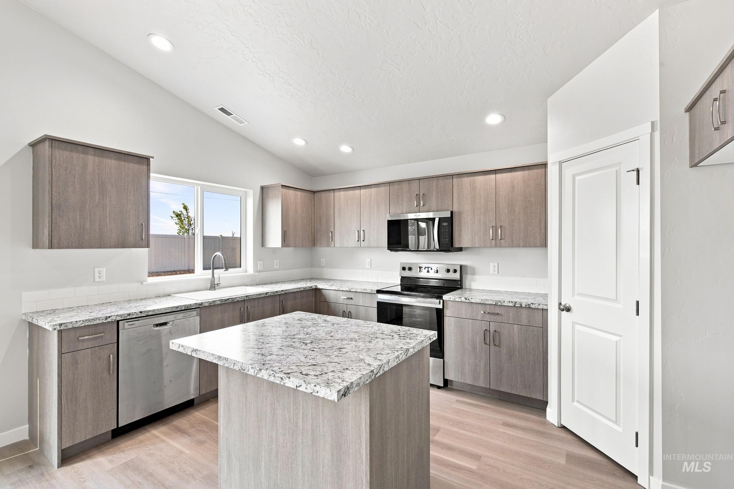 3741 E White Plains St, Nampa, Idaho 83686, 4 Bedrooms, 2 Bathrooms, Residential For Sale, Price $459,990,MLS 98995360