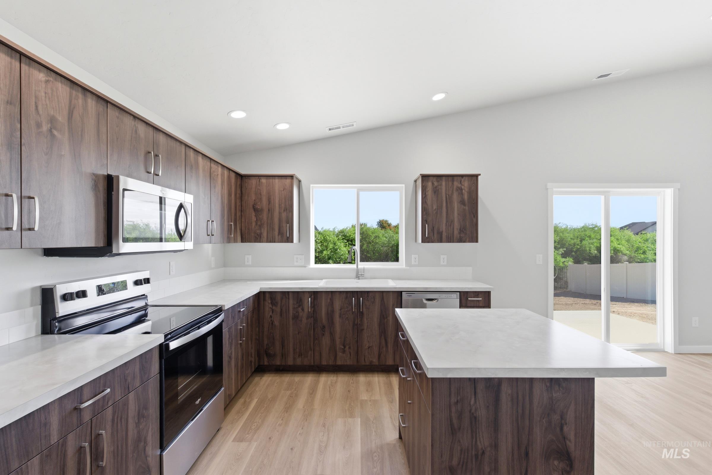 3741 E White Plains St, Nampa, Idaho 83686, 4 Bedrooms, 2 Bathrooms, Residential For Sale, Price $459,990, 98995360