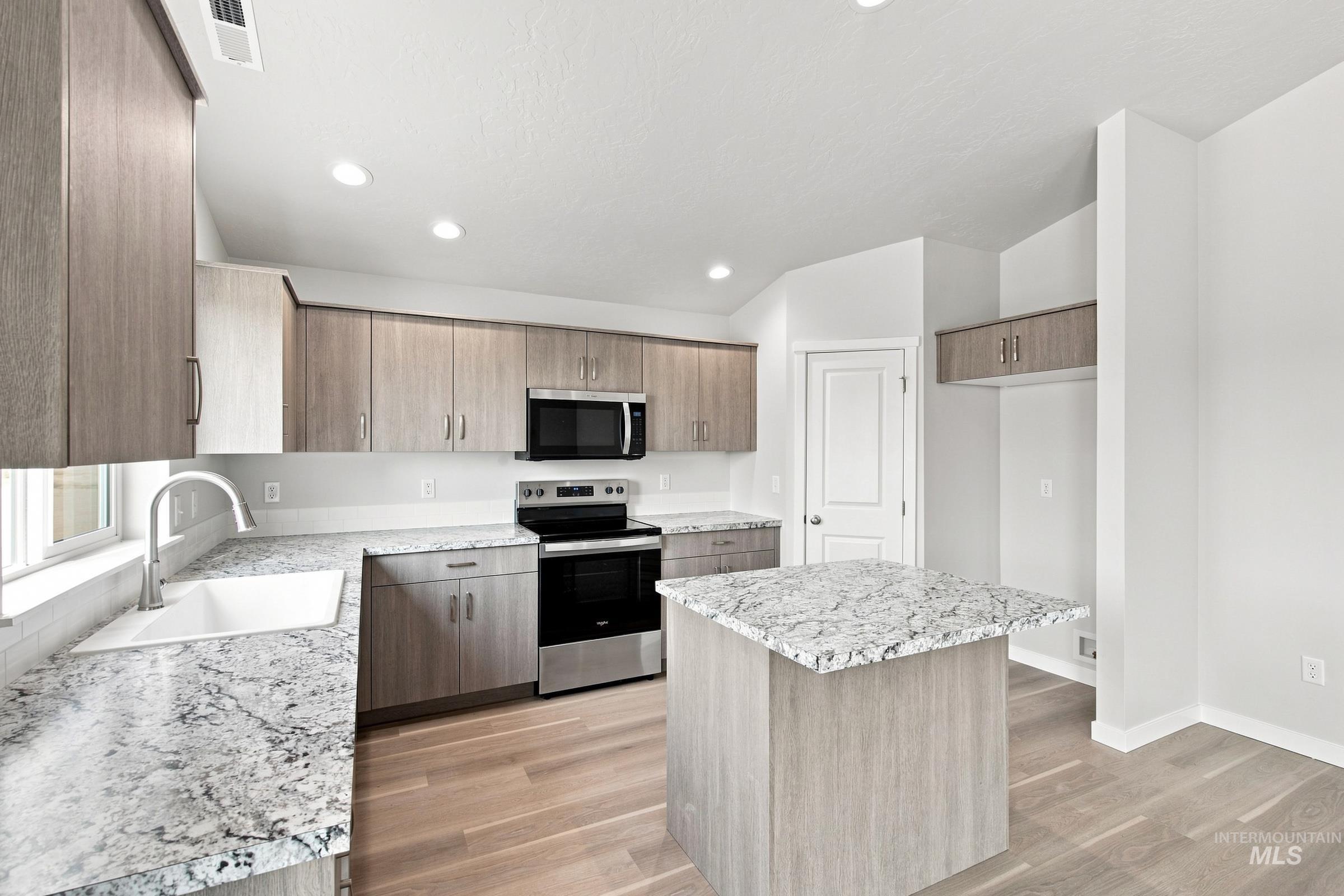 3741 E White Plains St, Nampa, Idaho 83686, 4 Bedrooms, 2 Bathrooms, Residential For Sale, Price $459,990,MLS 98995360