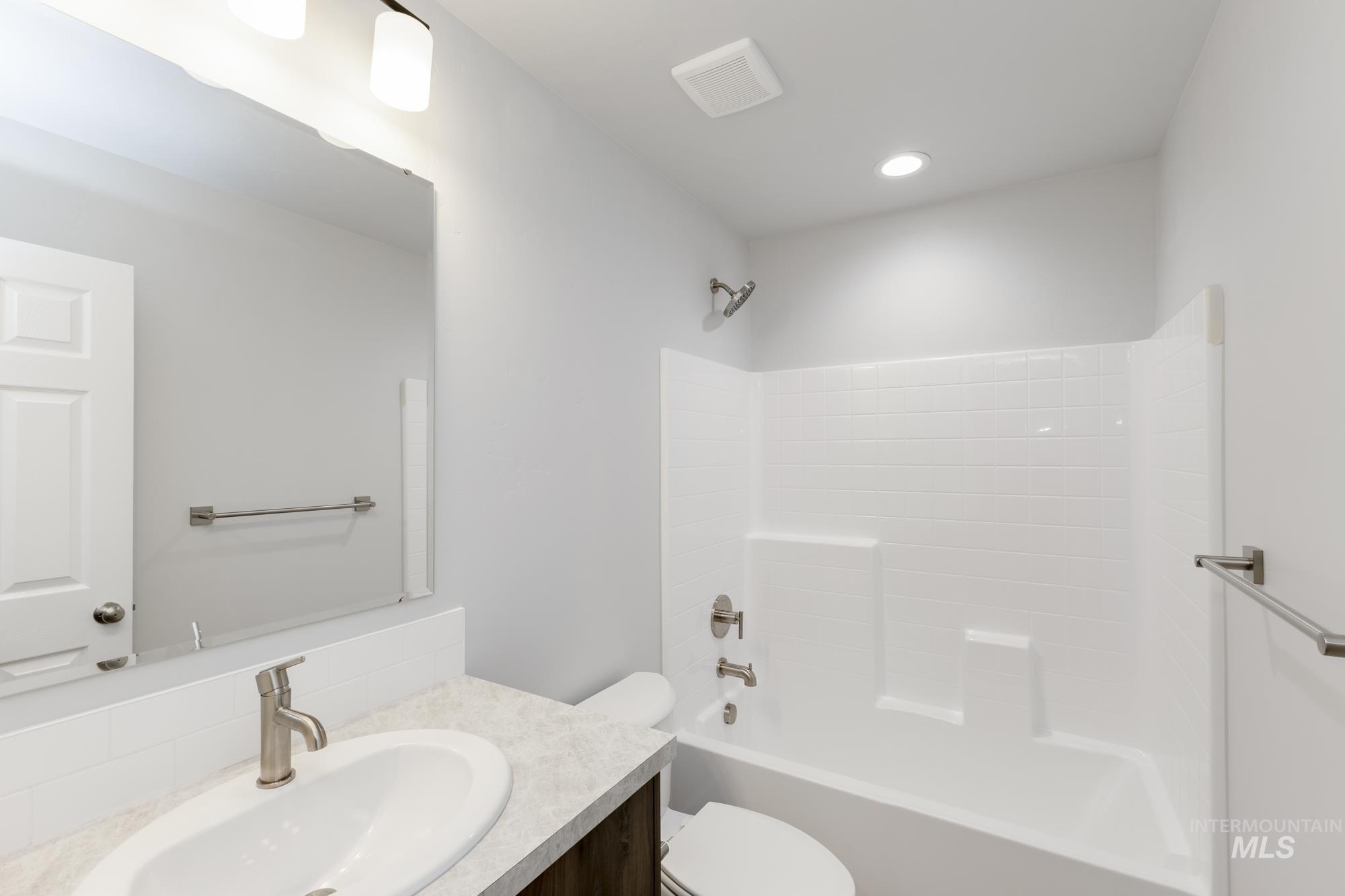 3723 E White Plains St, Nampa, Idaho 83686, 3 Bedrooms, 2 Bathrooms, Residential For Sale, Price $439,990, 98995361