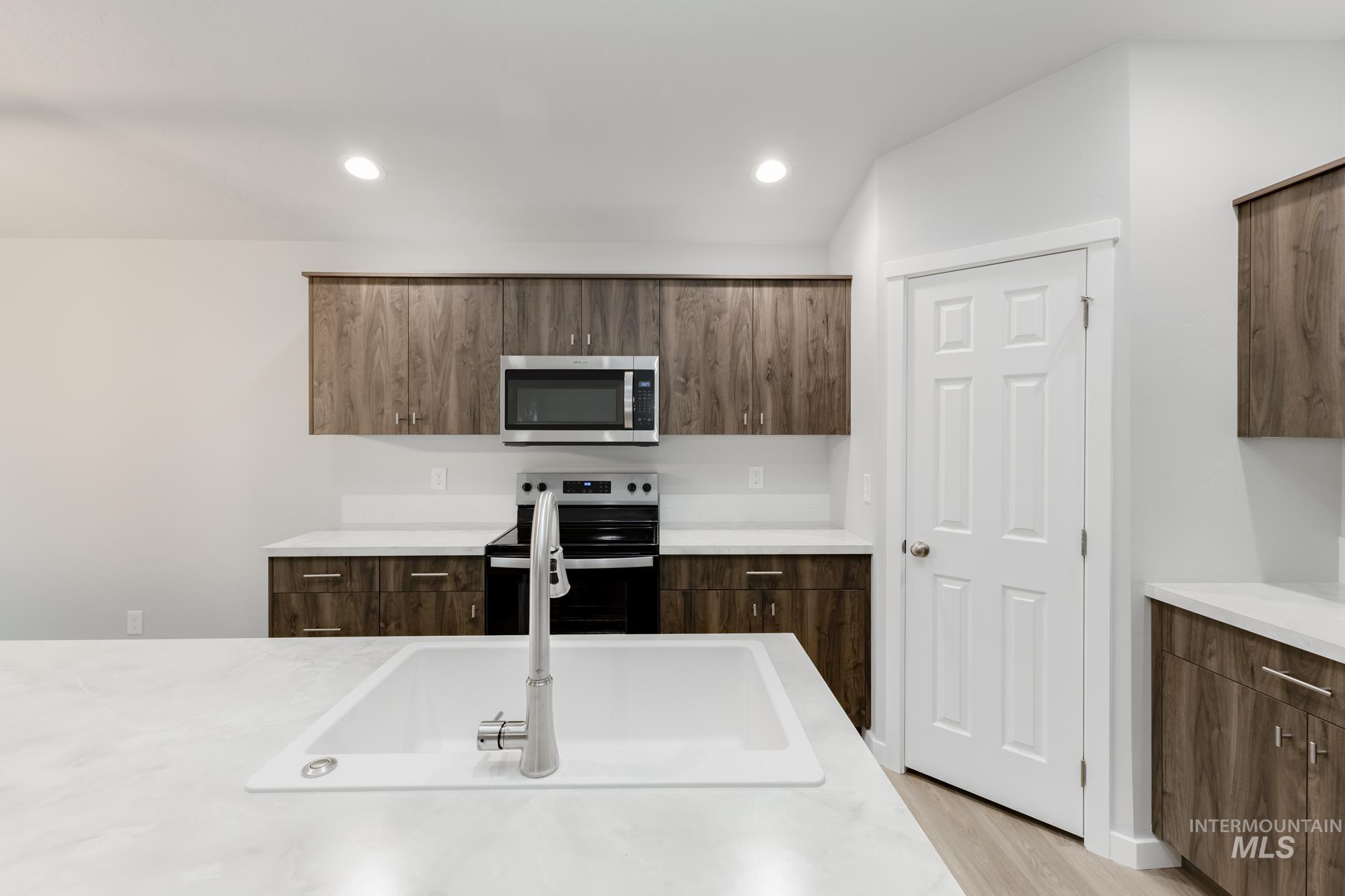 3723 E White Plains St, Nampa, Idaho 83686, 3 Bedrooms, 2 Bathrooms, Residential For Sale, Price $439,990, 98995361