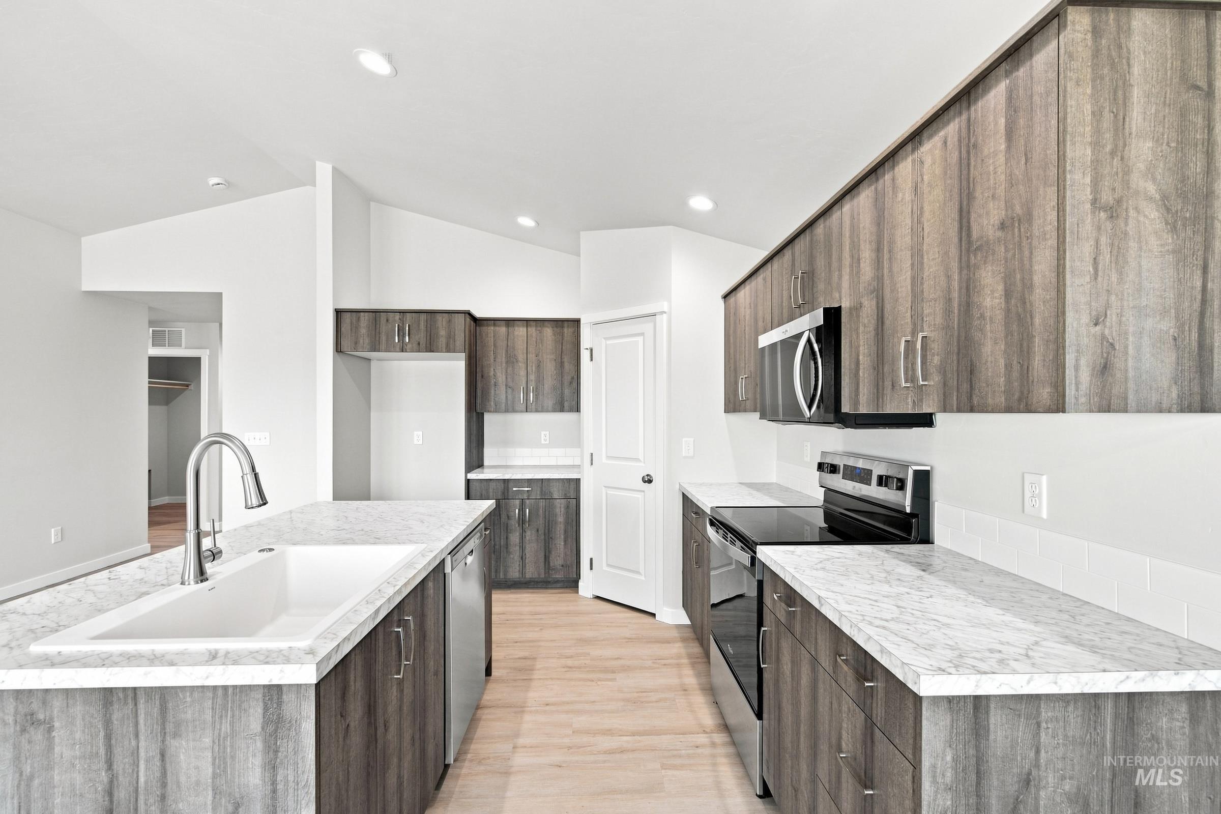 3723 E White Plains St, Nampa, Idaho 83686, 3 Bedrooms, 2 Bathrooms, Residential For Sale, Price $439,990,MLS 98995361