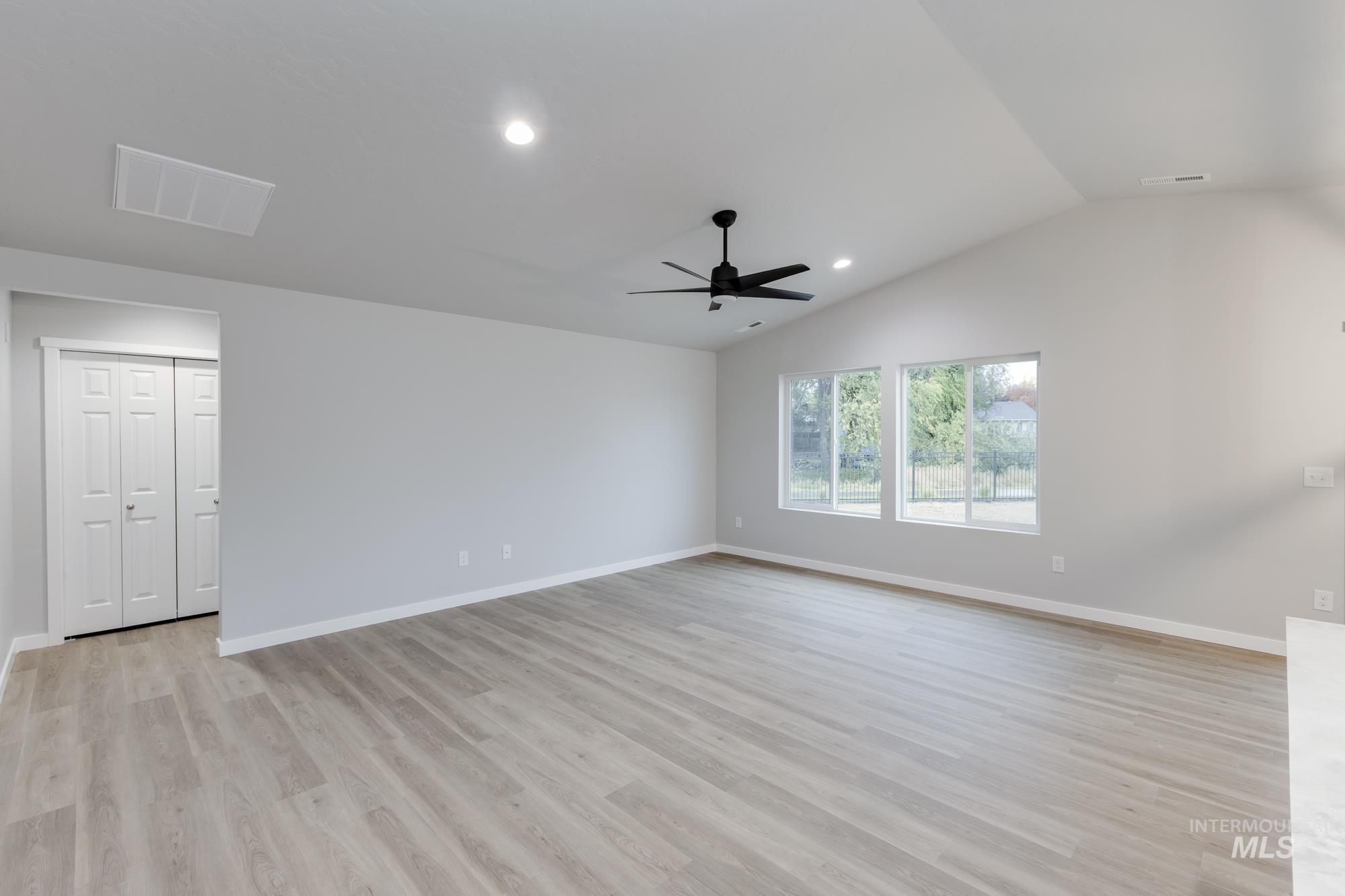 3723 E White Plains St, Nampa, Idaho 83686, 3 Bedrooms, 2 Bathrooms, Residential For Sale, Price $439,990, 98995361