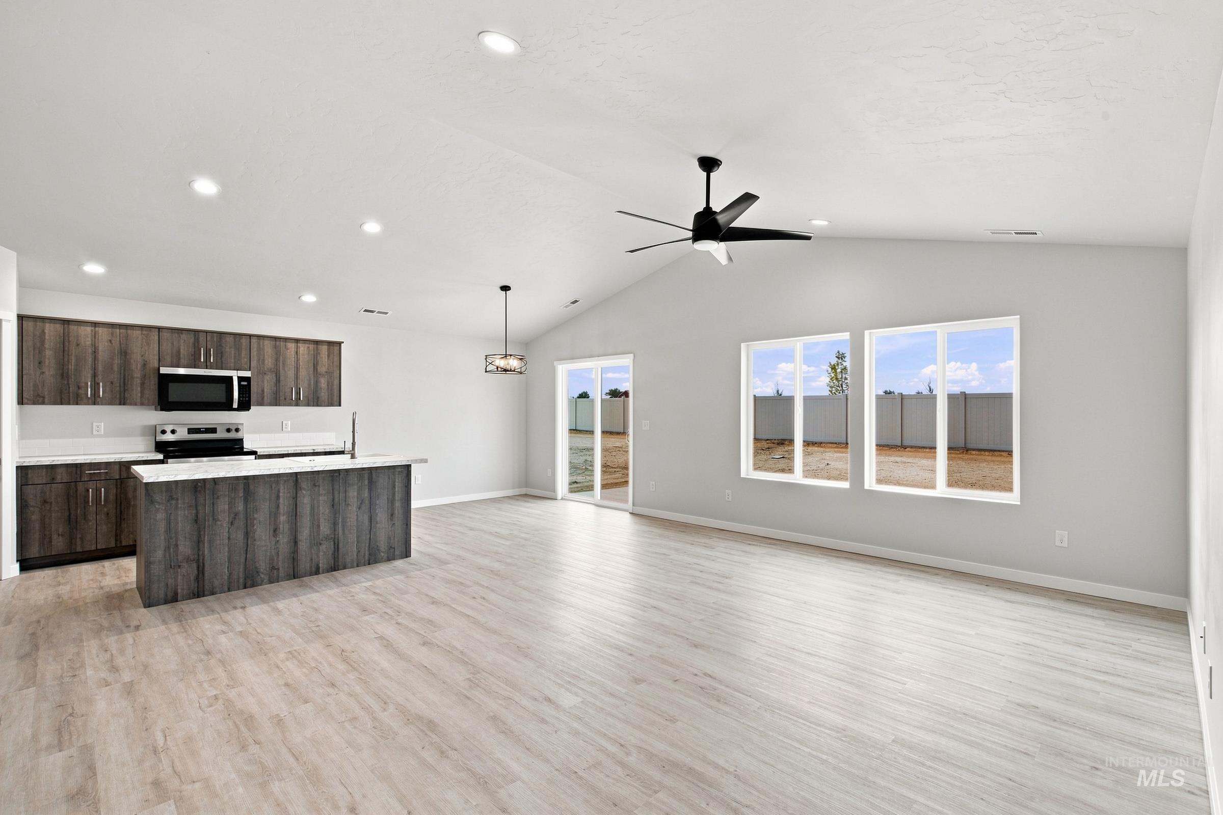 3723 E White Plains St, Nampa, Idaho 83686, 3 Bedrooms, 2 Bathrooms, Residential For Sale, Price $439,990,MLS 98995361