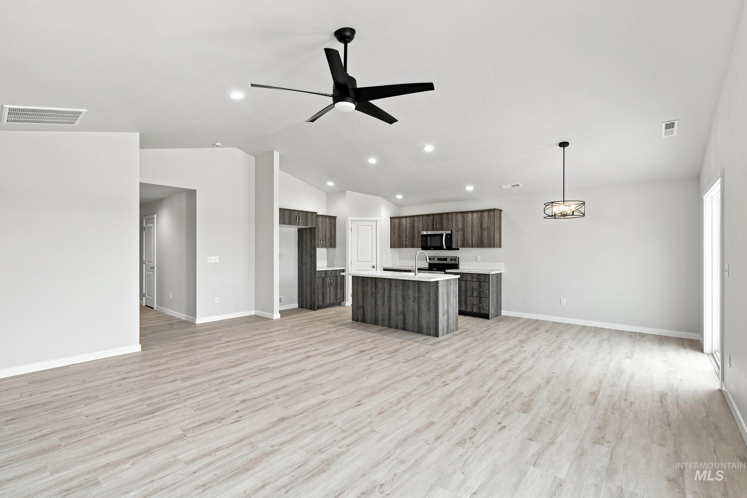 3723 E White Plains St, Nampa, Idaho 83686, 3 Bedrooms, 2 Bathrooms, Residential For Sale, Price $439,990,MLS 98995361