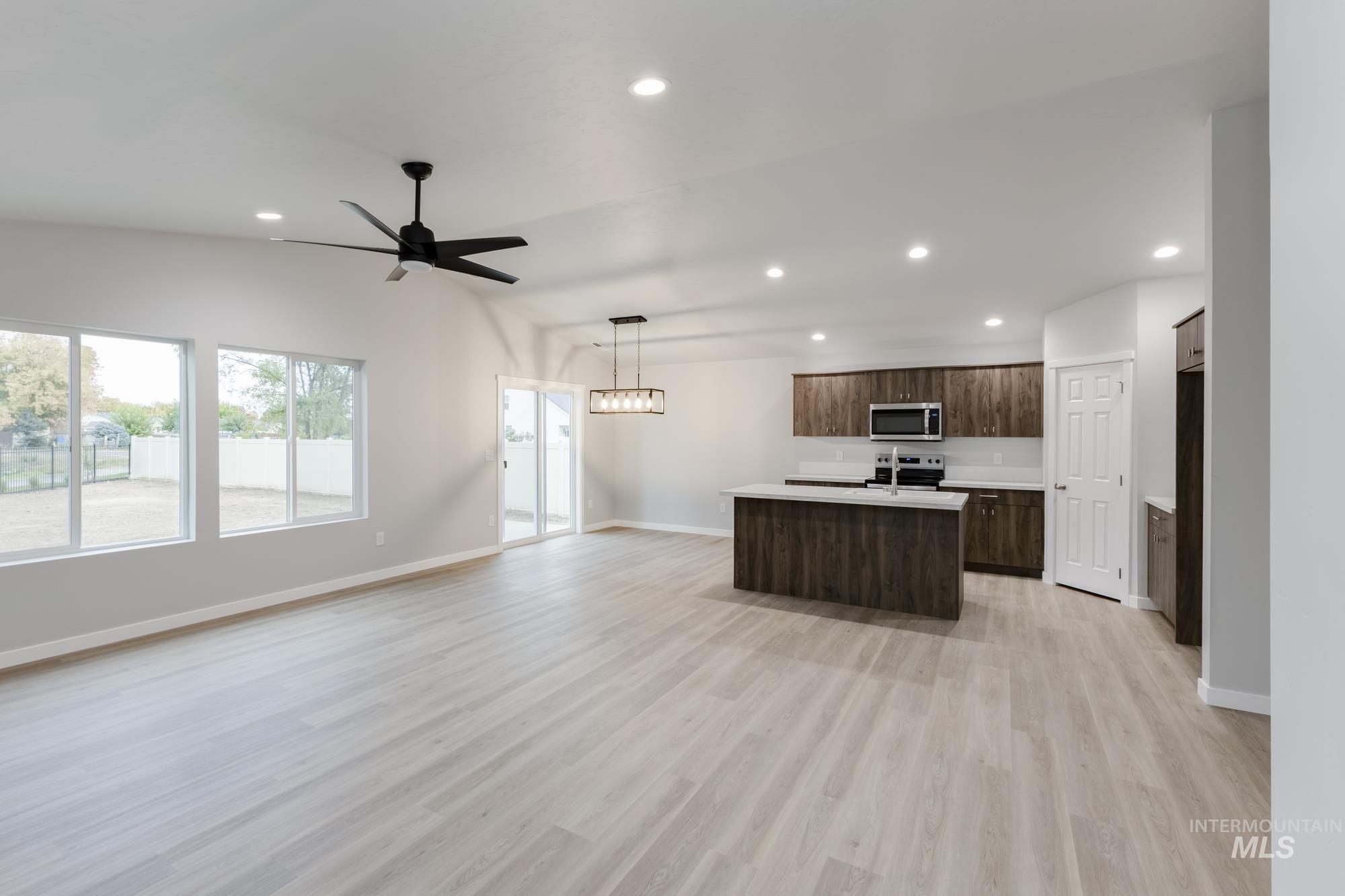 3723 E White Plains St, Nampa, Idaho 83686, 3 Bedrooms, 2 Bathrooms, Residential For Sale, Price $439,990, 98995361