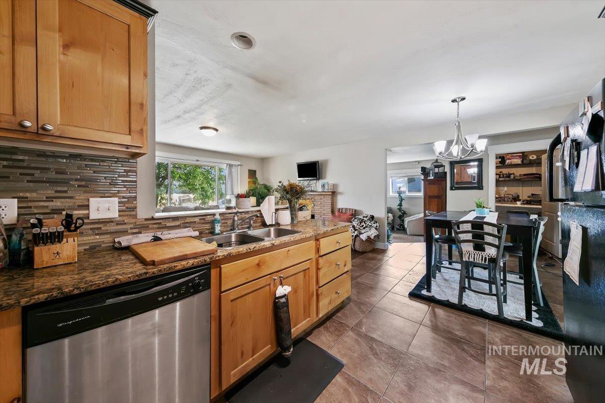 3902 W St Andrews, Boise, Idaho 83705, 3 Bedrooms, 2 Bathrooms, Residential For Sale, Price $429,000, 98995362