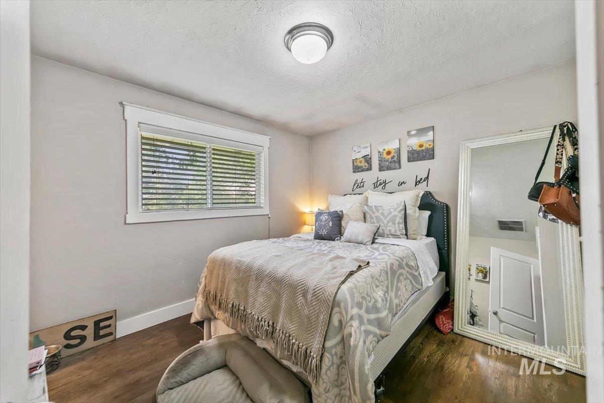 3902 W St Andrews, Boise, Idaho 83705, 3 Bedrooms, 2 Bathrooms, Residential For Sale, Price $429,000, 98995362
